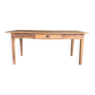 Farm table
