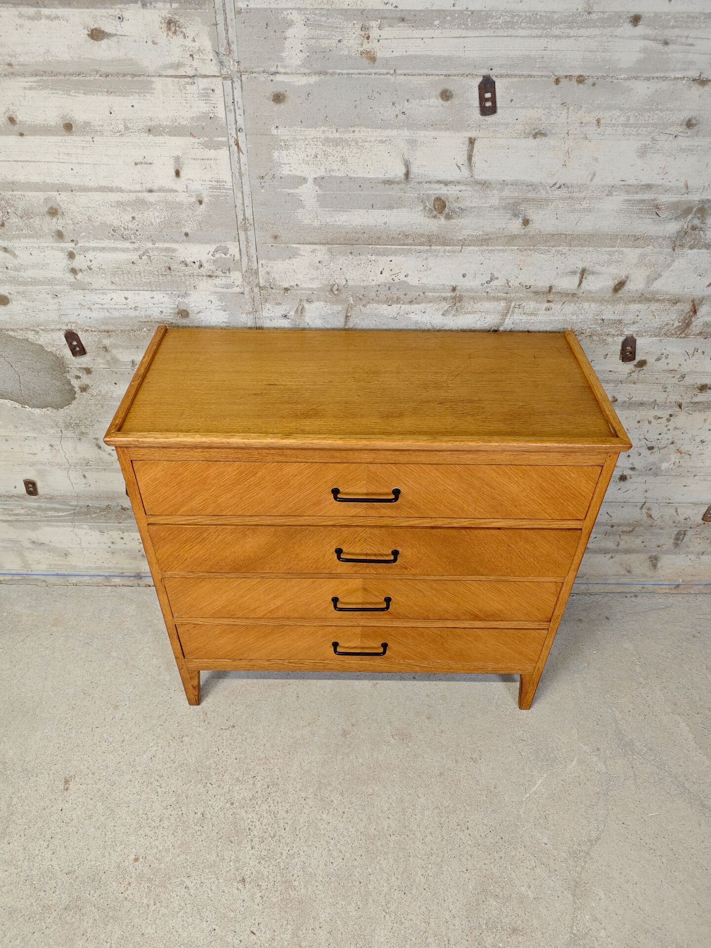 Commode vintage