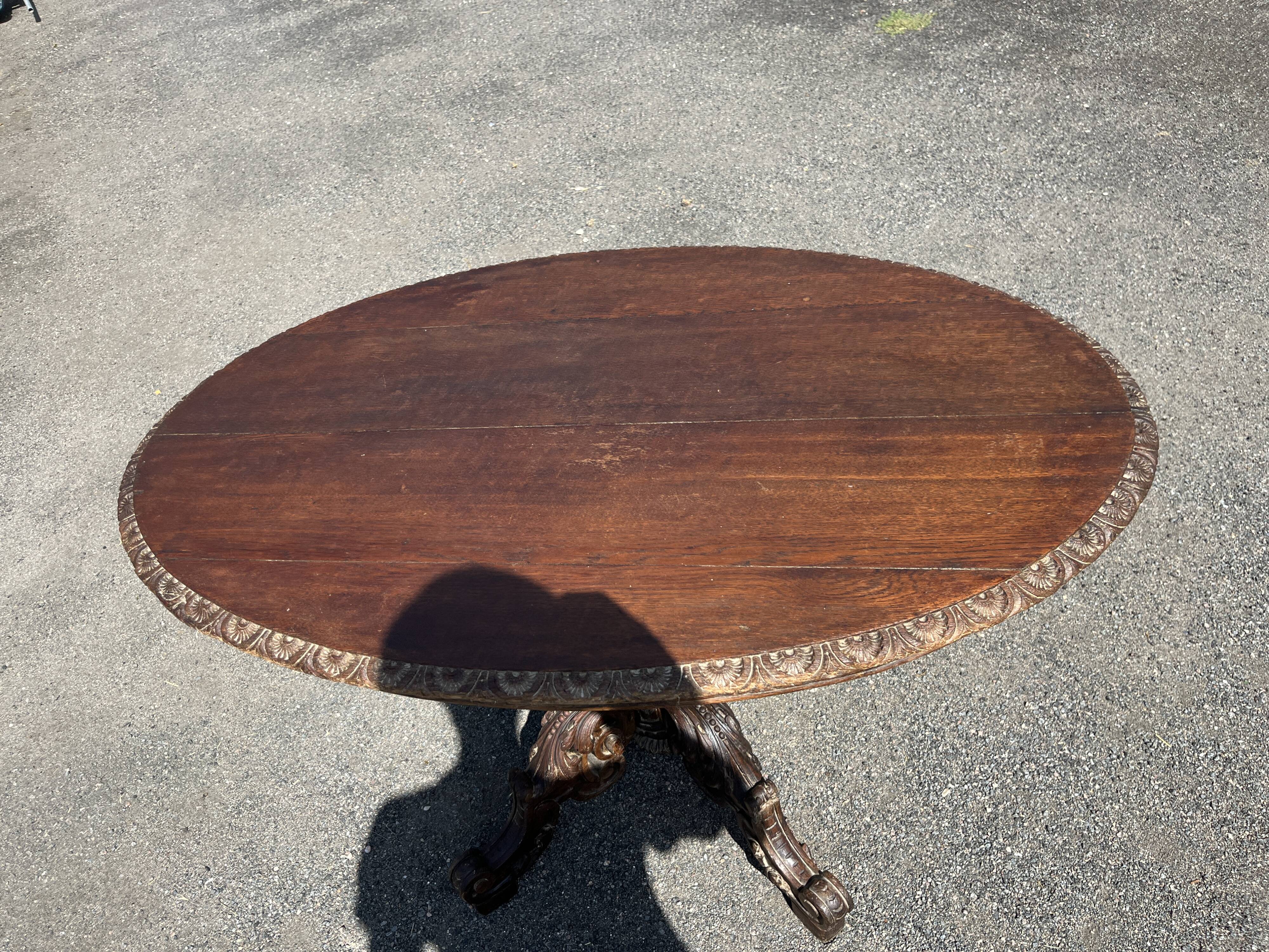Table de salle à manger ancienne style Henri II