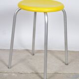 Tabouret en bakelite jaune