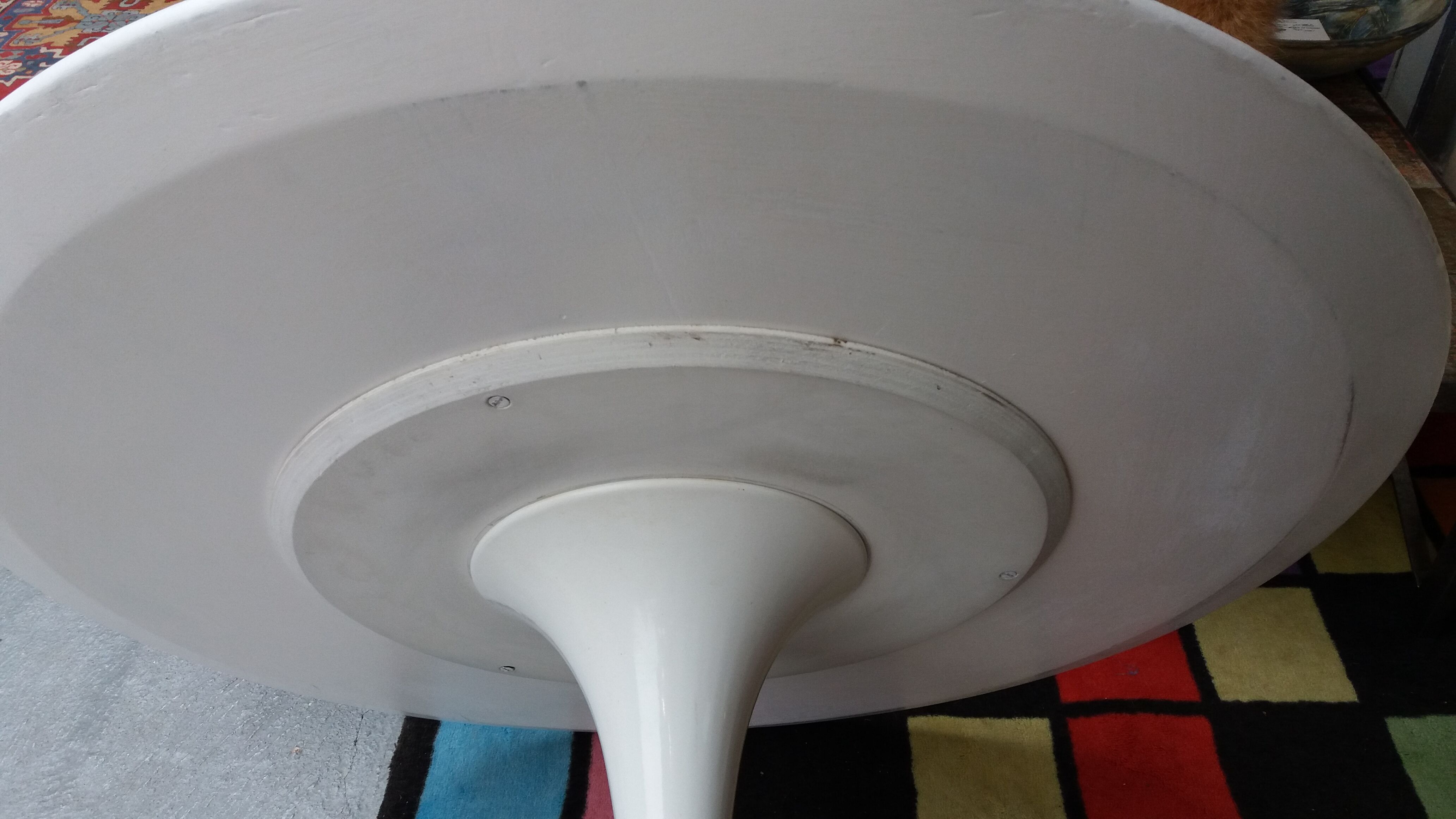 Saarinen tulip table