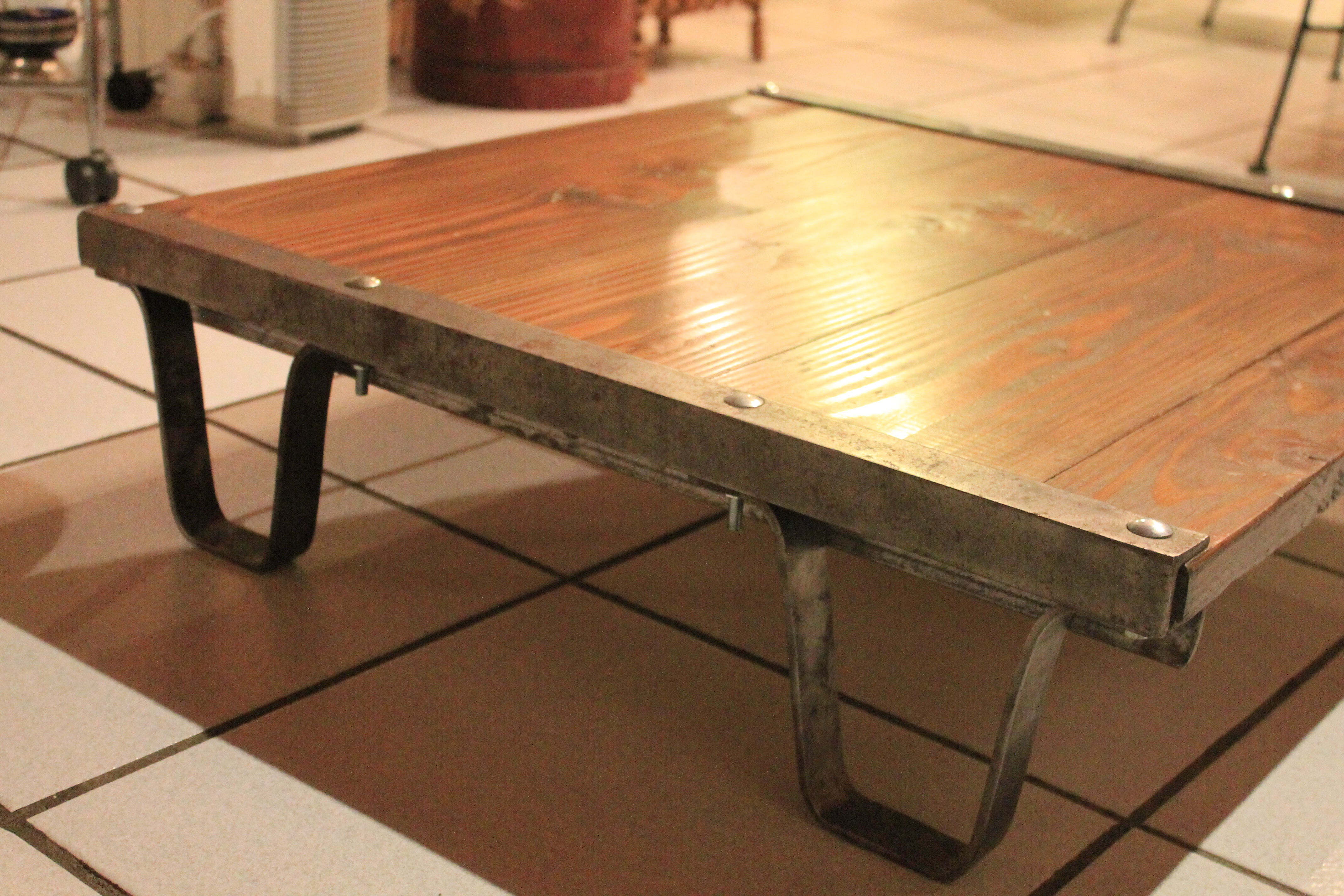 Industrial coffee table, SNCF palette