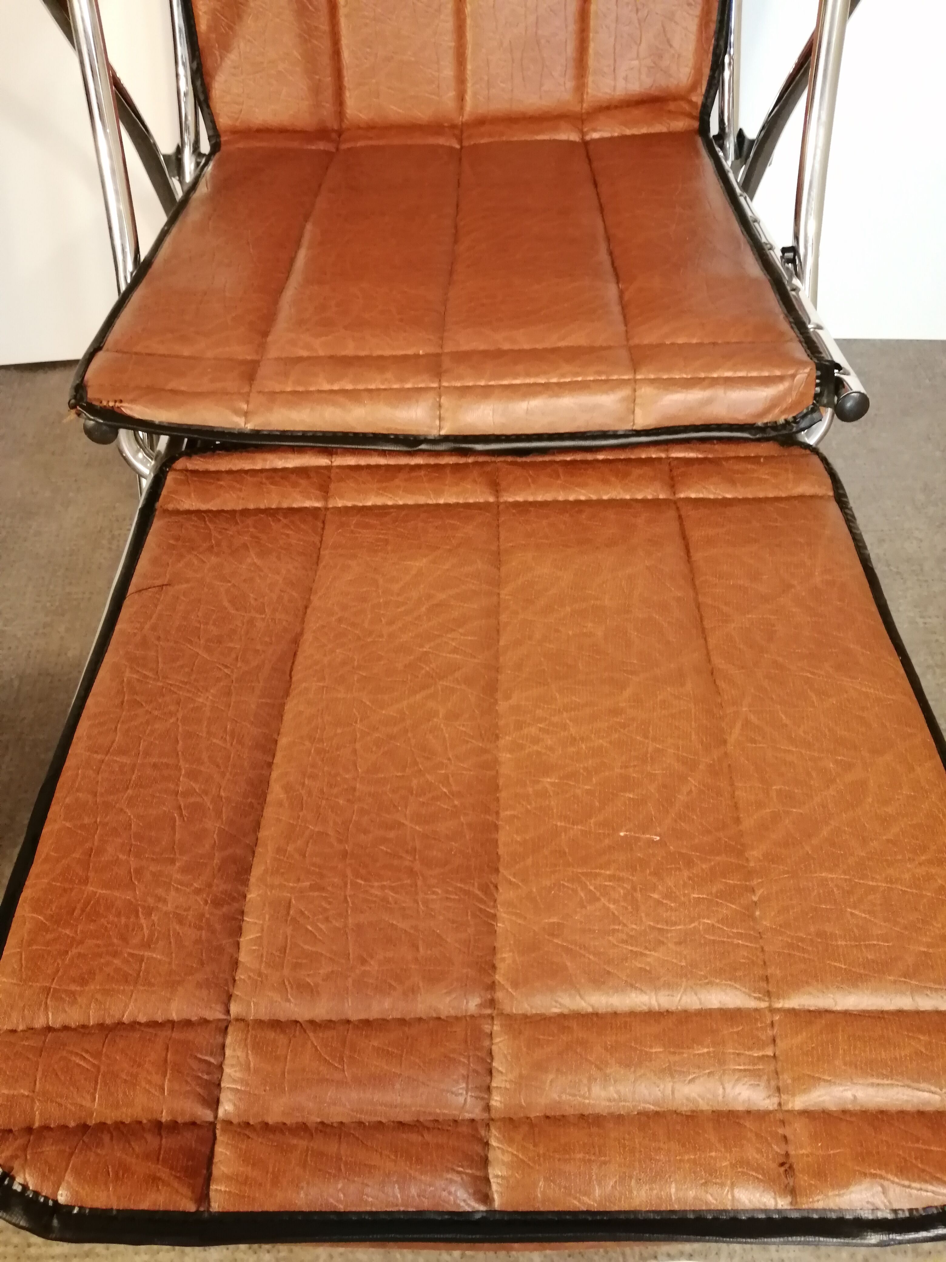 Maule Marga brown leatherette reclining and folding armchair made in Italy vintage 1970