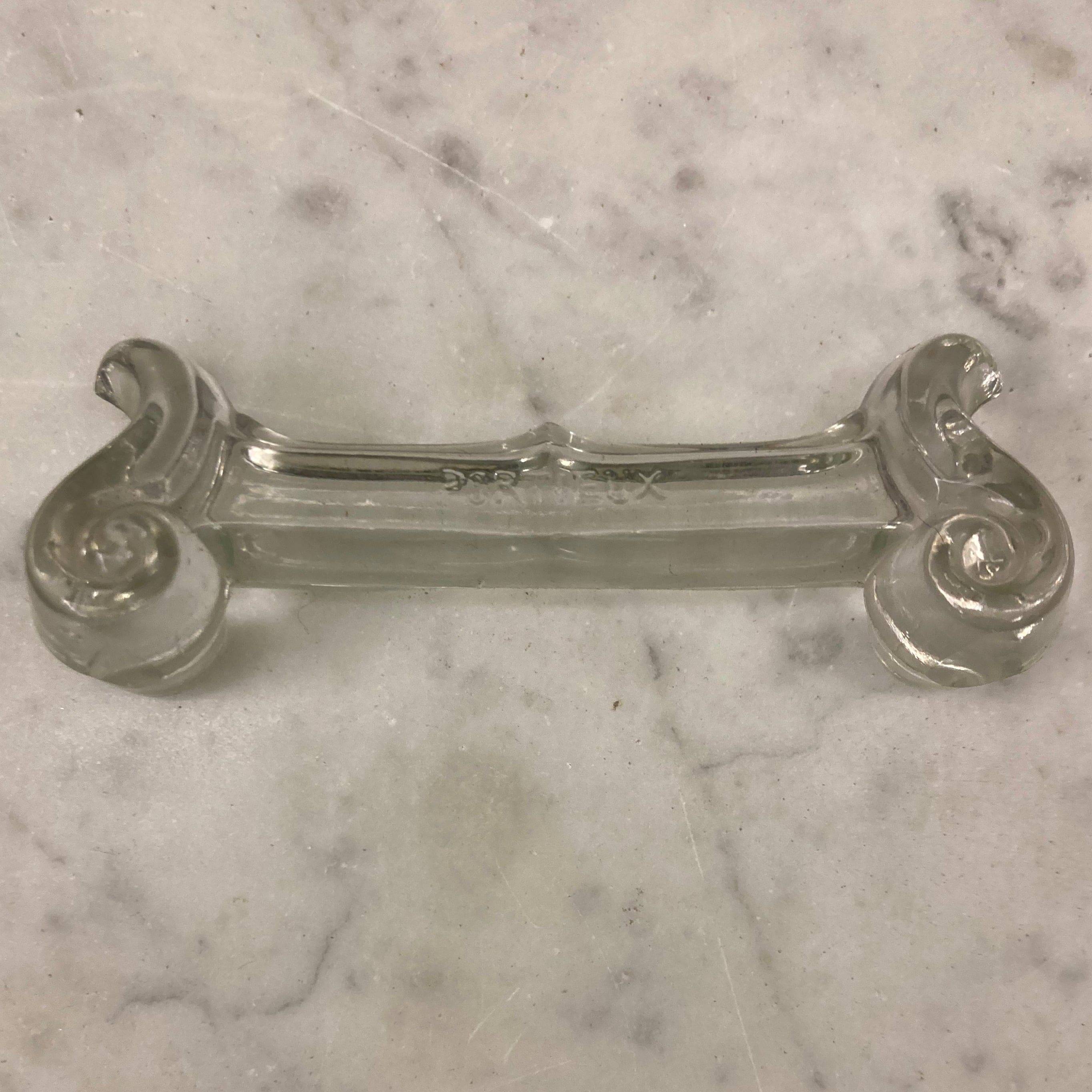 Portieux set of 7 moulded crystal knife rests from the early 20th century.