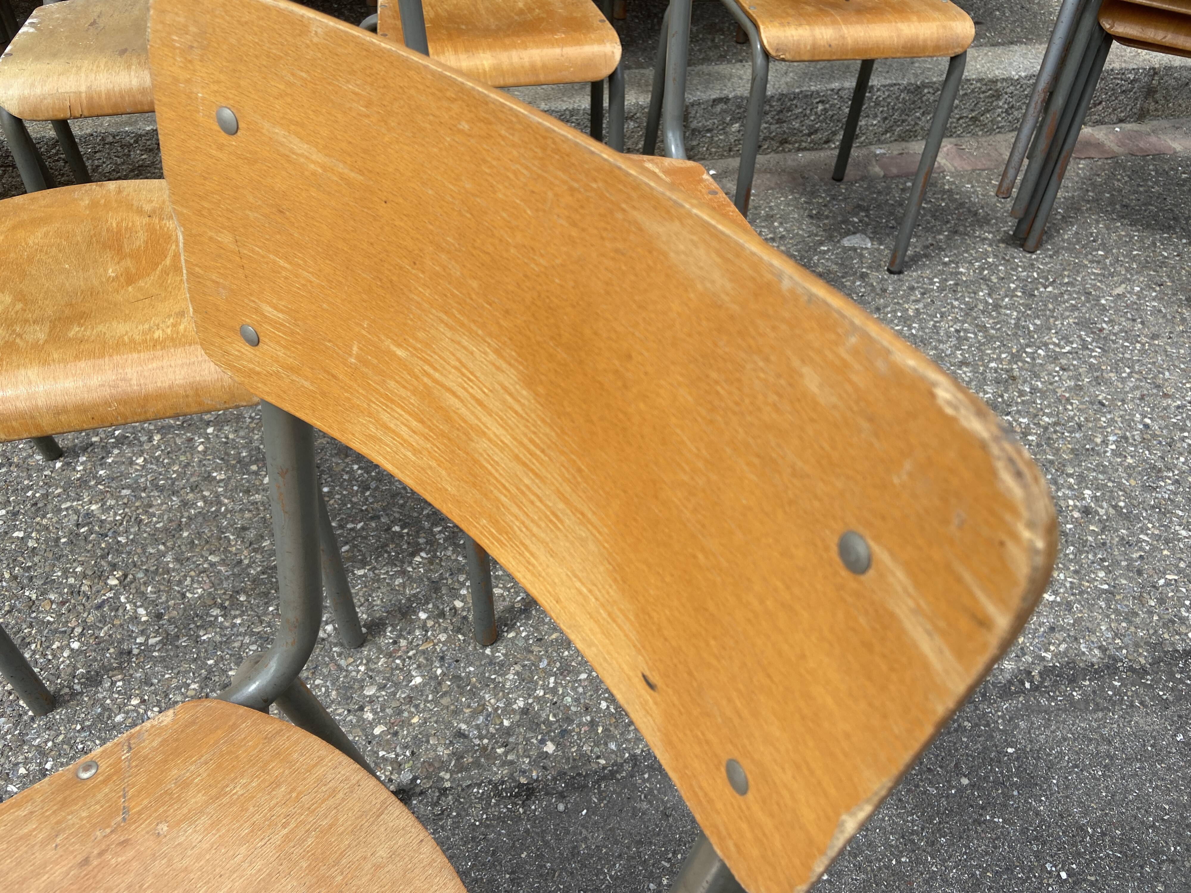Lot 100 school chairs mullca