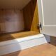 Buffet vitré en pin relooké
