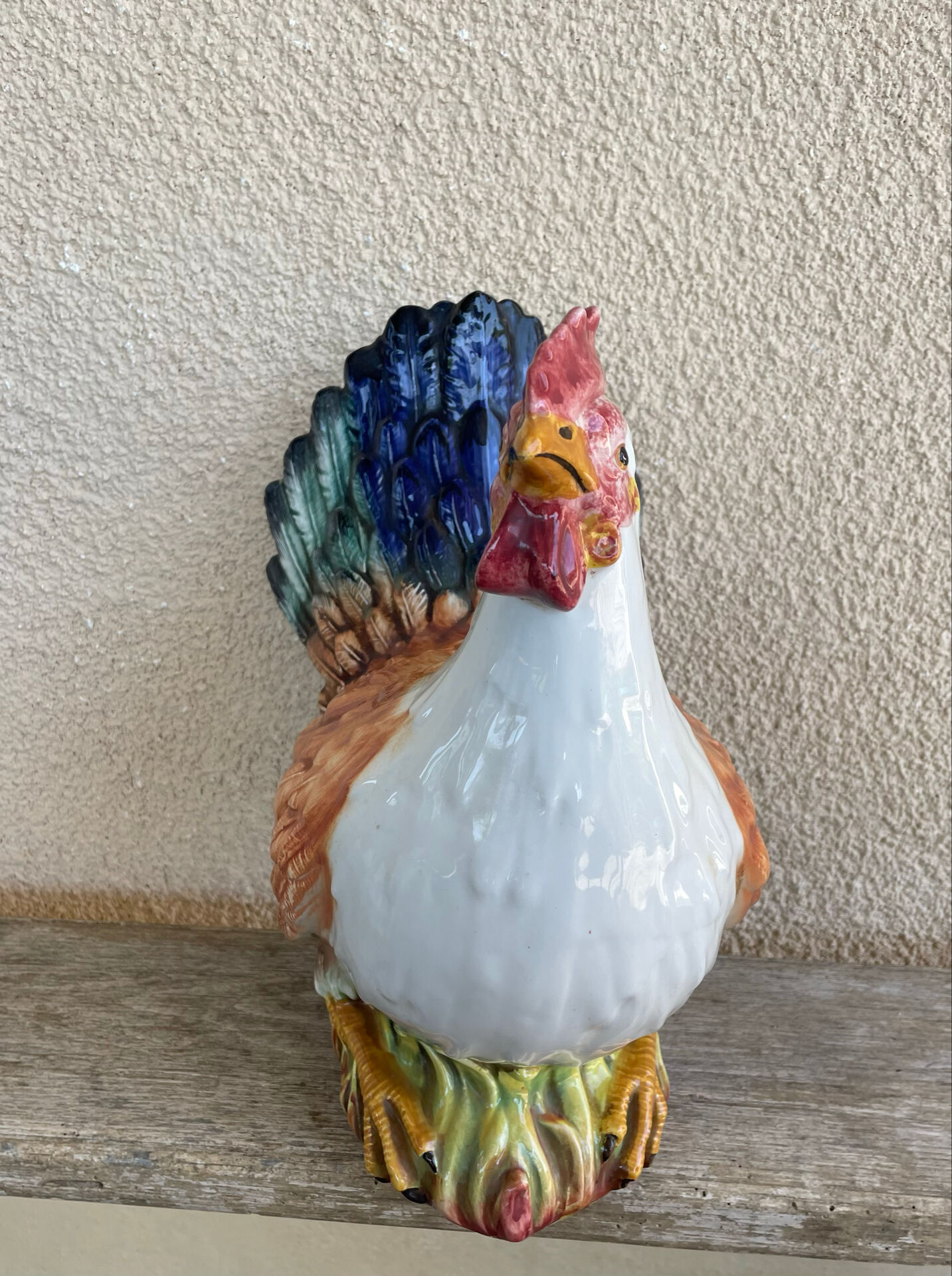 Grande porcelain poule sculpture Italy