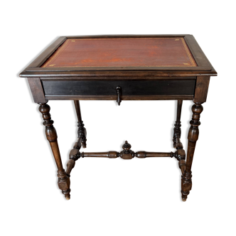 Desk table