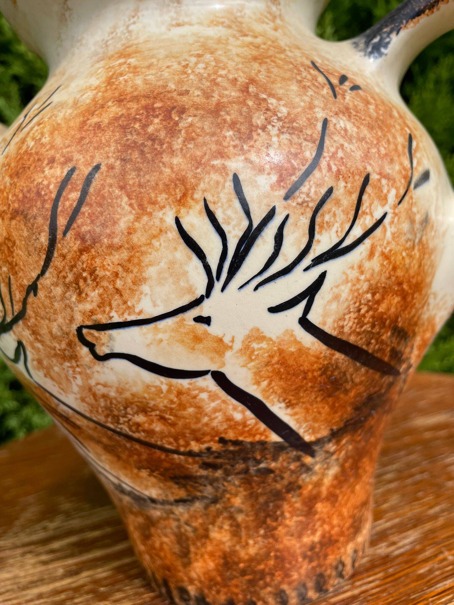 Lascaux prehistoric decorative pottery by Bruno Dose