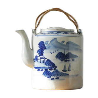 Antique Chinese Ceramic Jug from Qing Dynasty