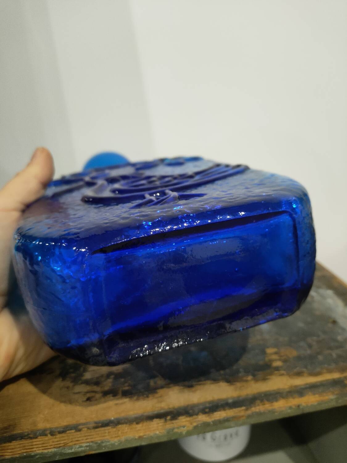 XXL cobalt blue bottle with embossed bird