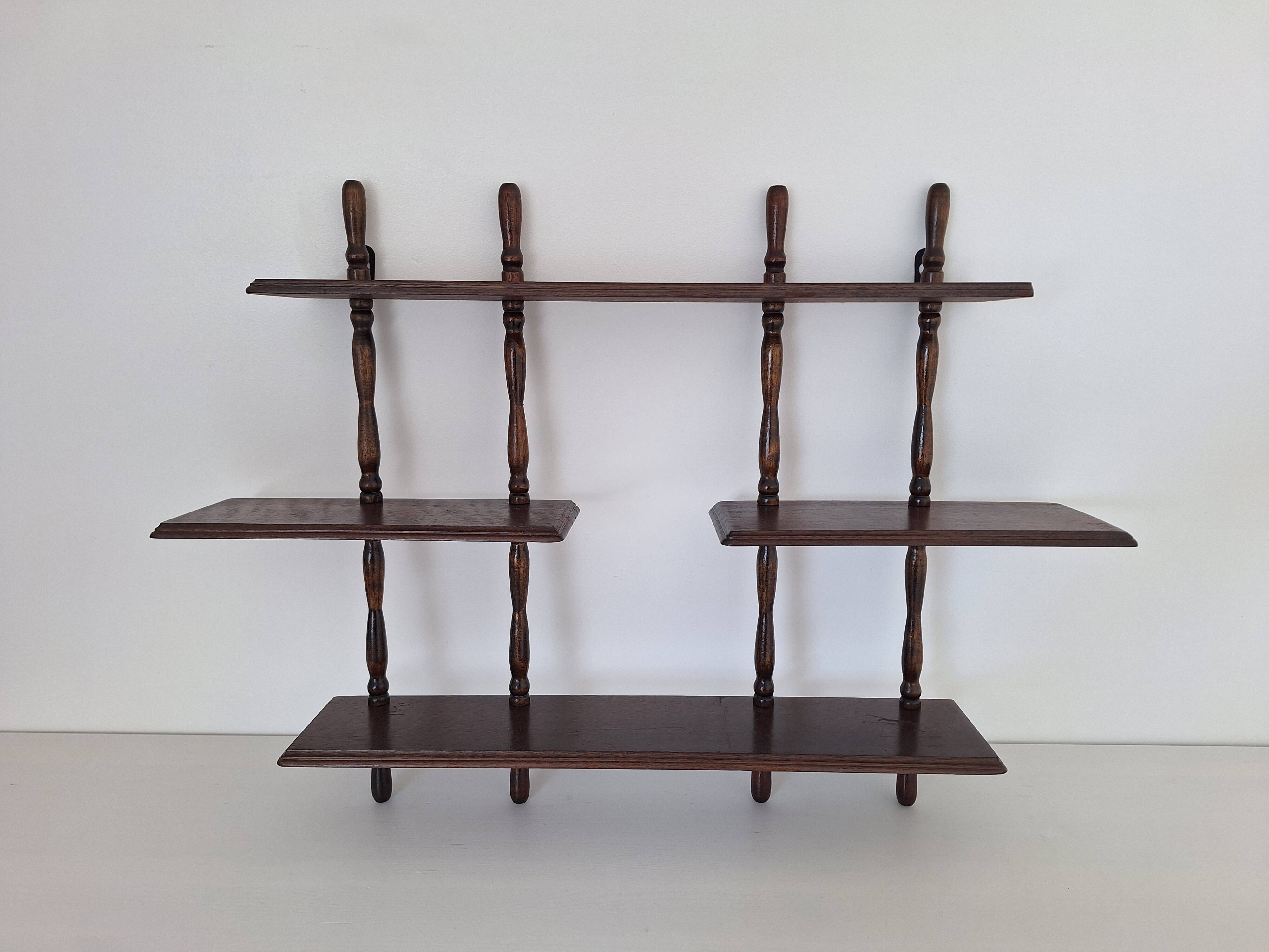 Etagère murale en bois