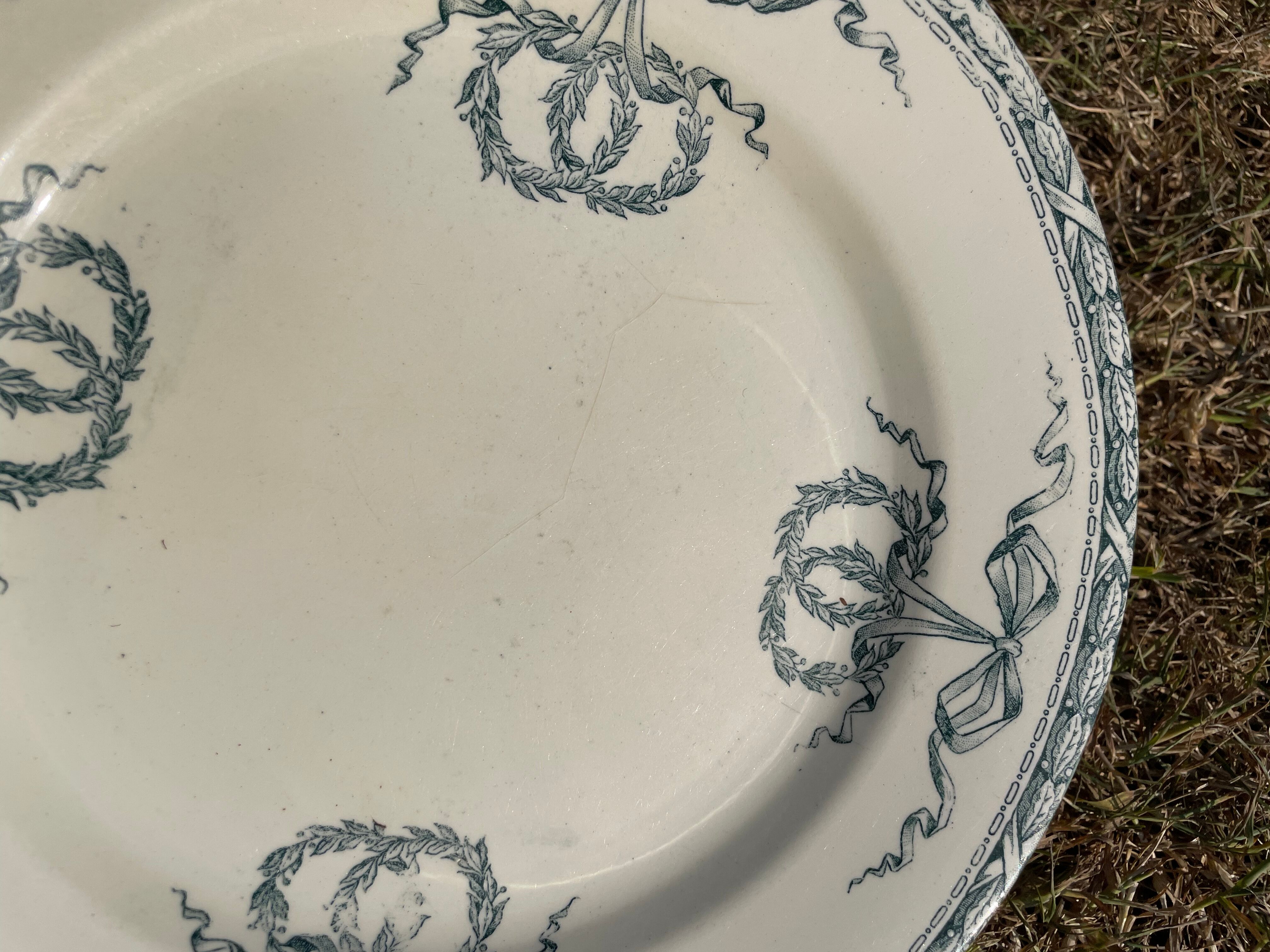 Set of 8 mismatched iron earth flat plates