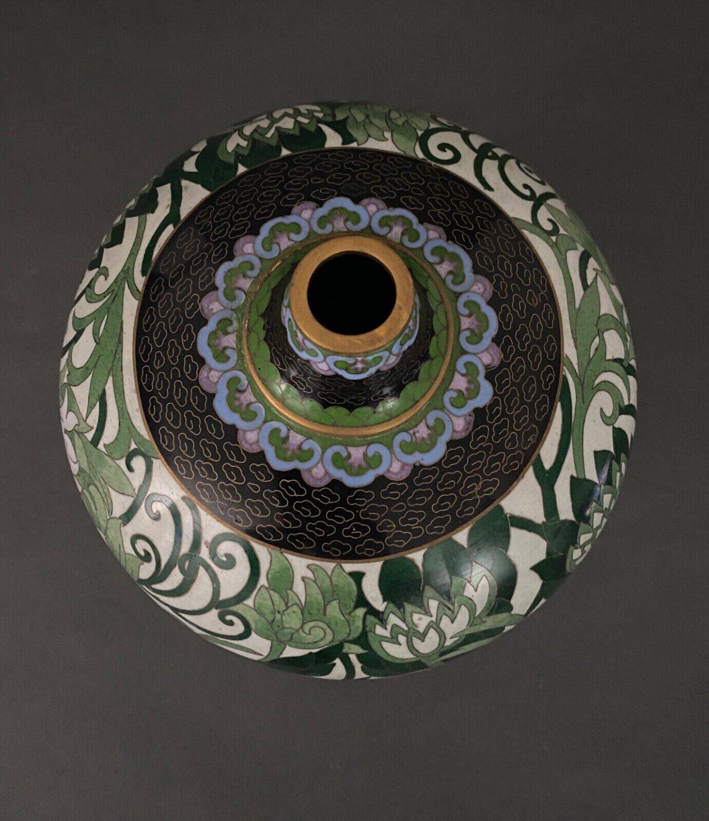 Ball-shaped cloisonné vase by Jingfa China 20th floral decor