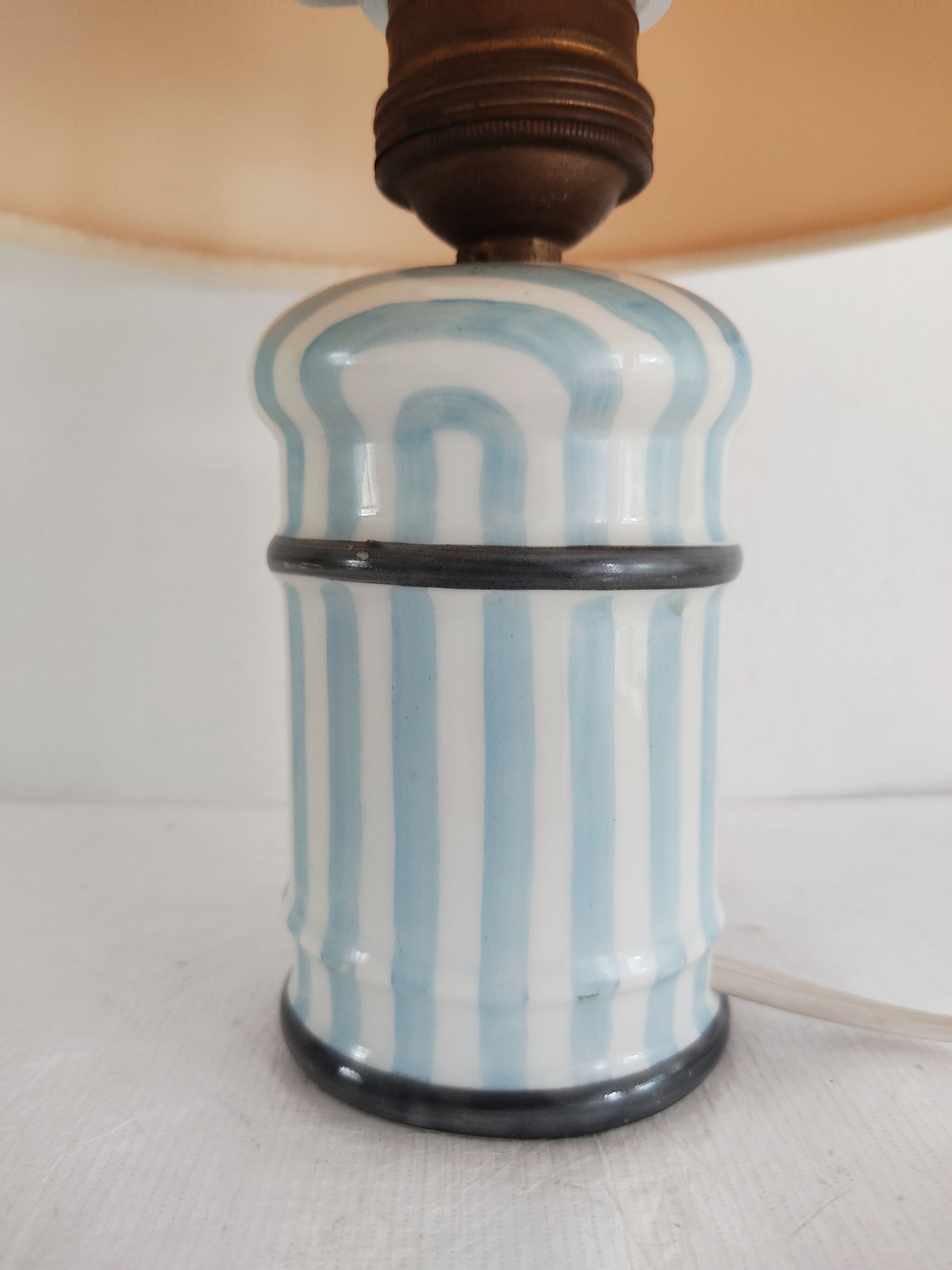 Lampe vintage en porcelaine de paris