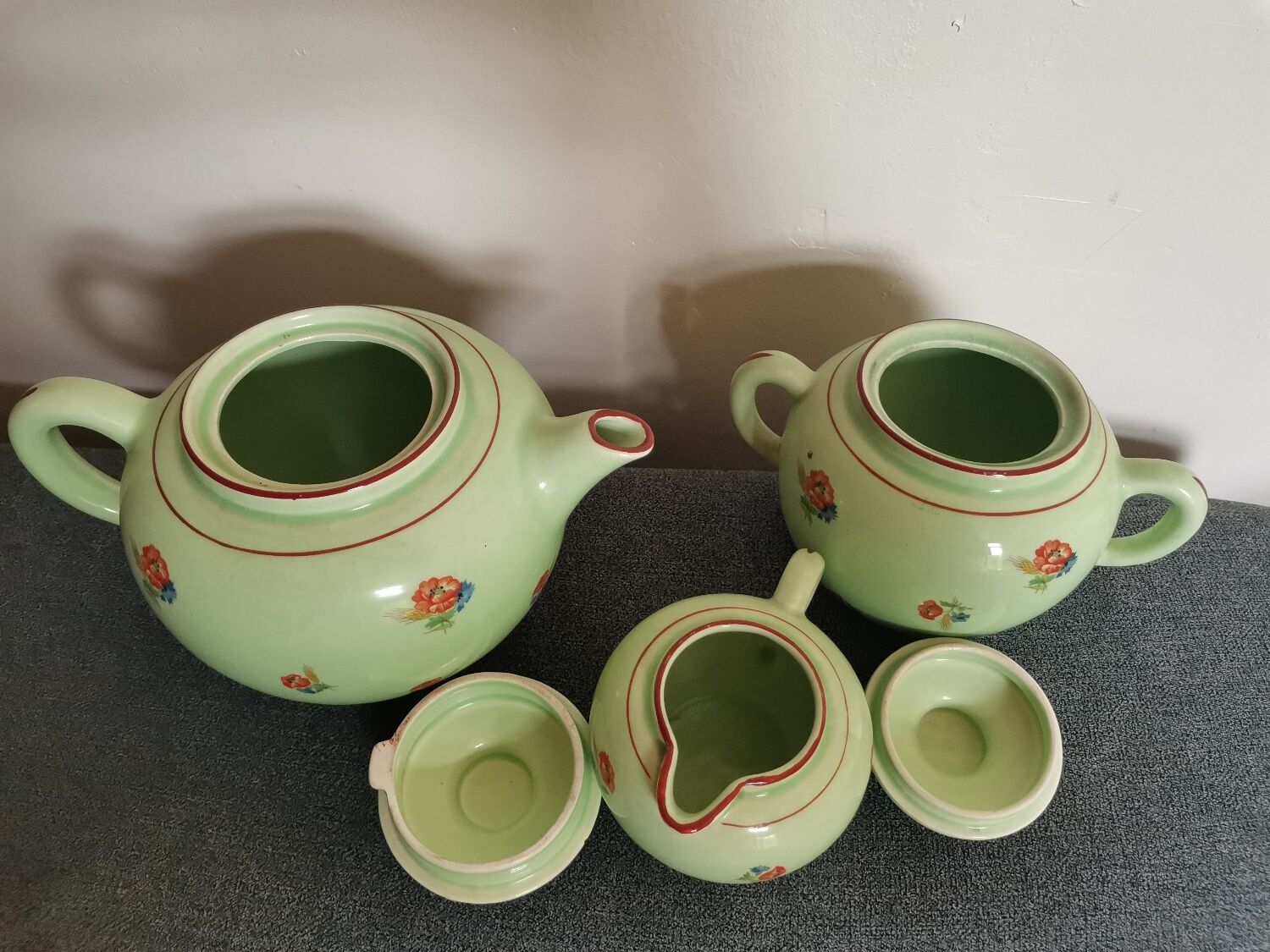 Teapot, sugar bowl, milk jug Vert Salins