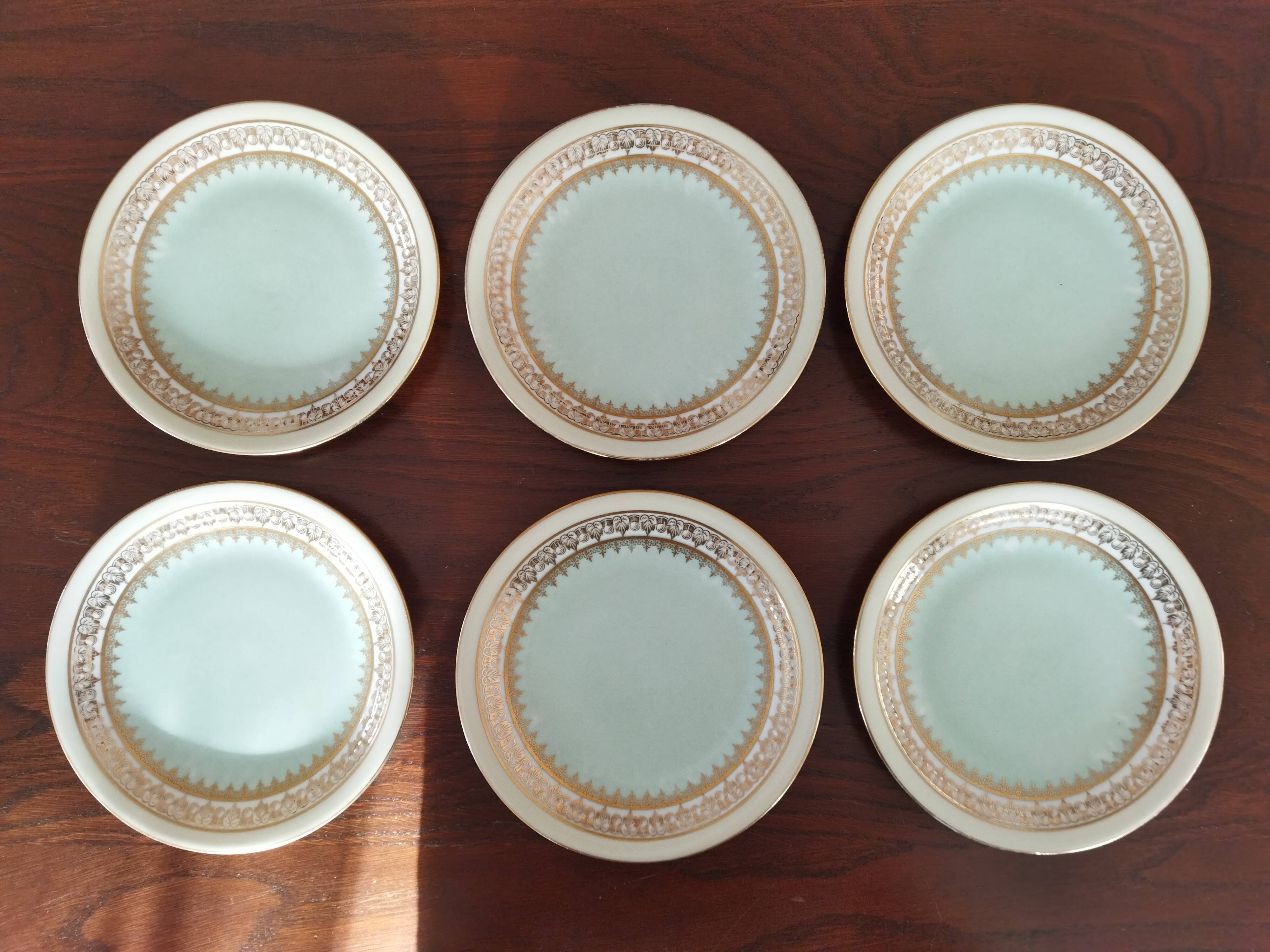 Platter and 11 dessert plates in Chapus Frères Limoges porcelain