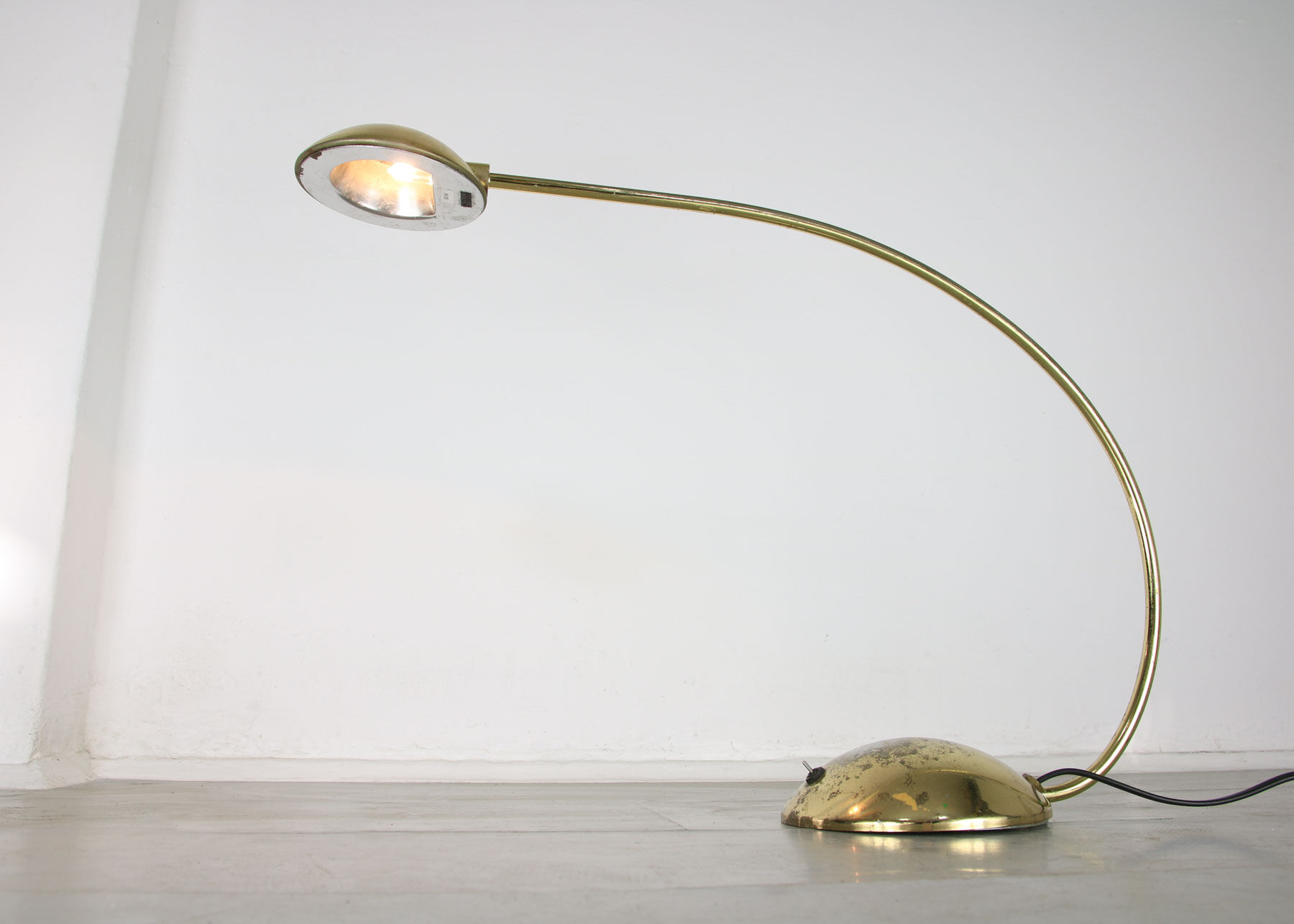 Vintage golden arc table lamp from meblo, 80s