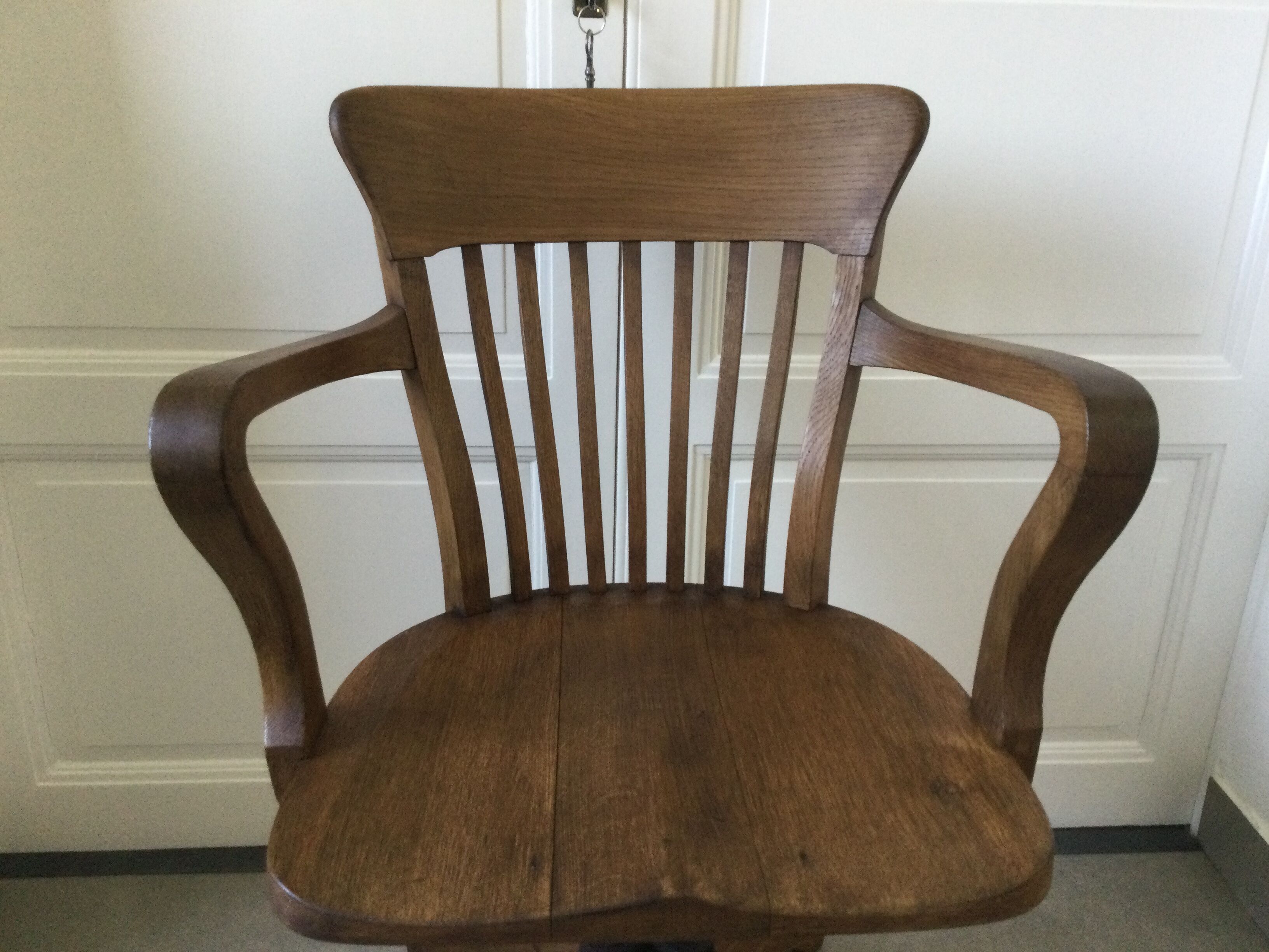 American Swivel and tilting armchair