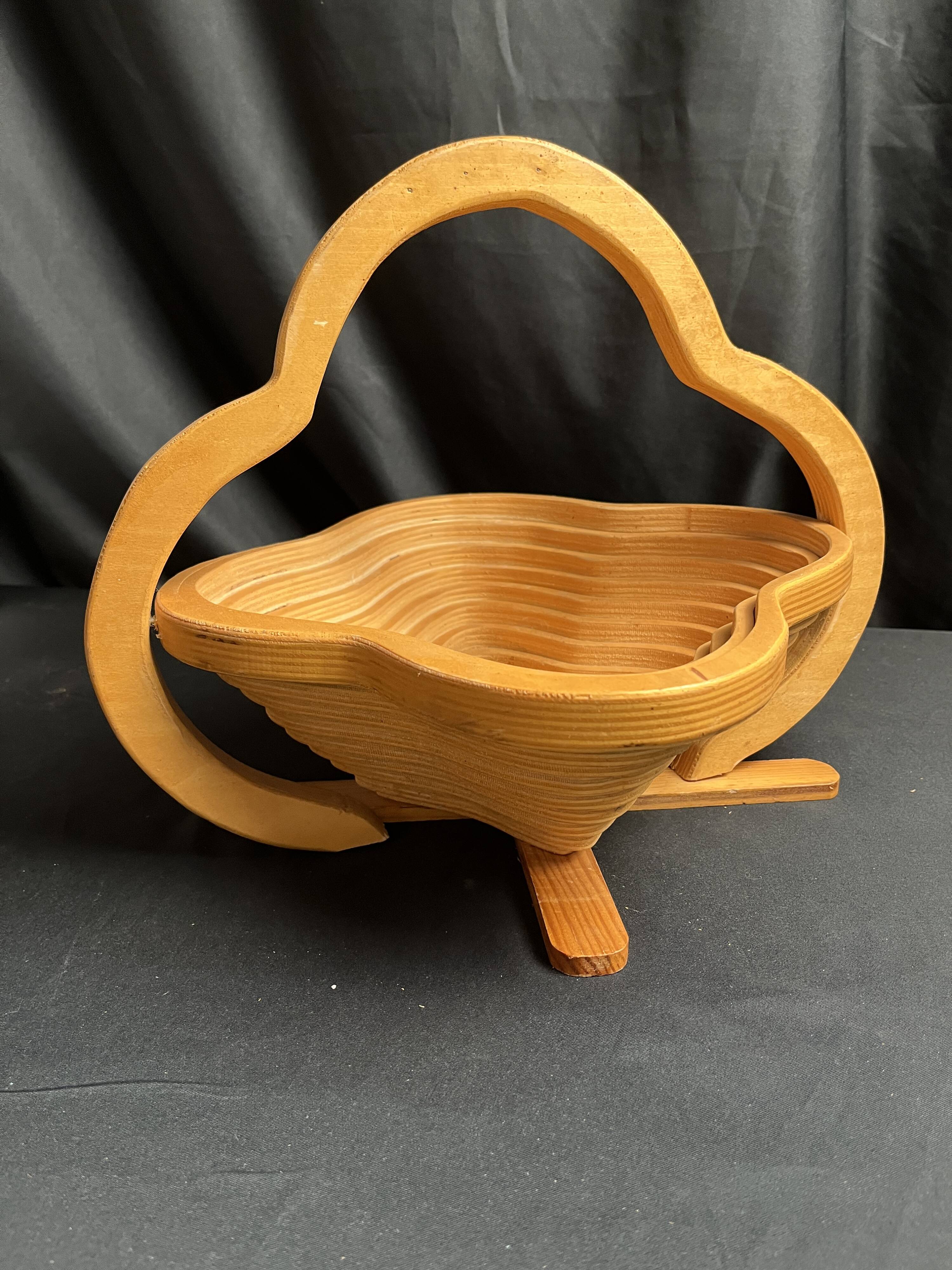 Vintage 20th century foldable wooden fruit bowl or basket