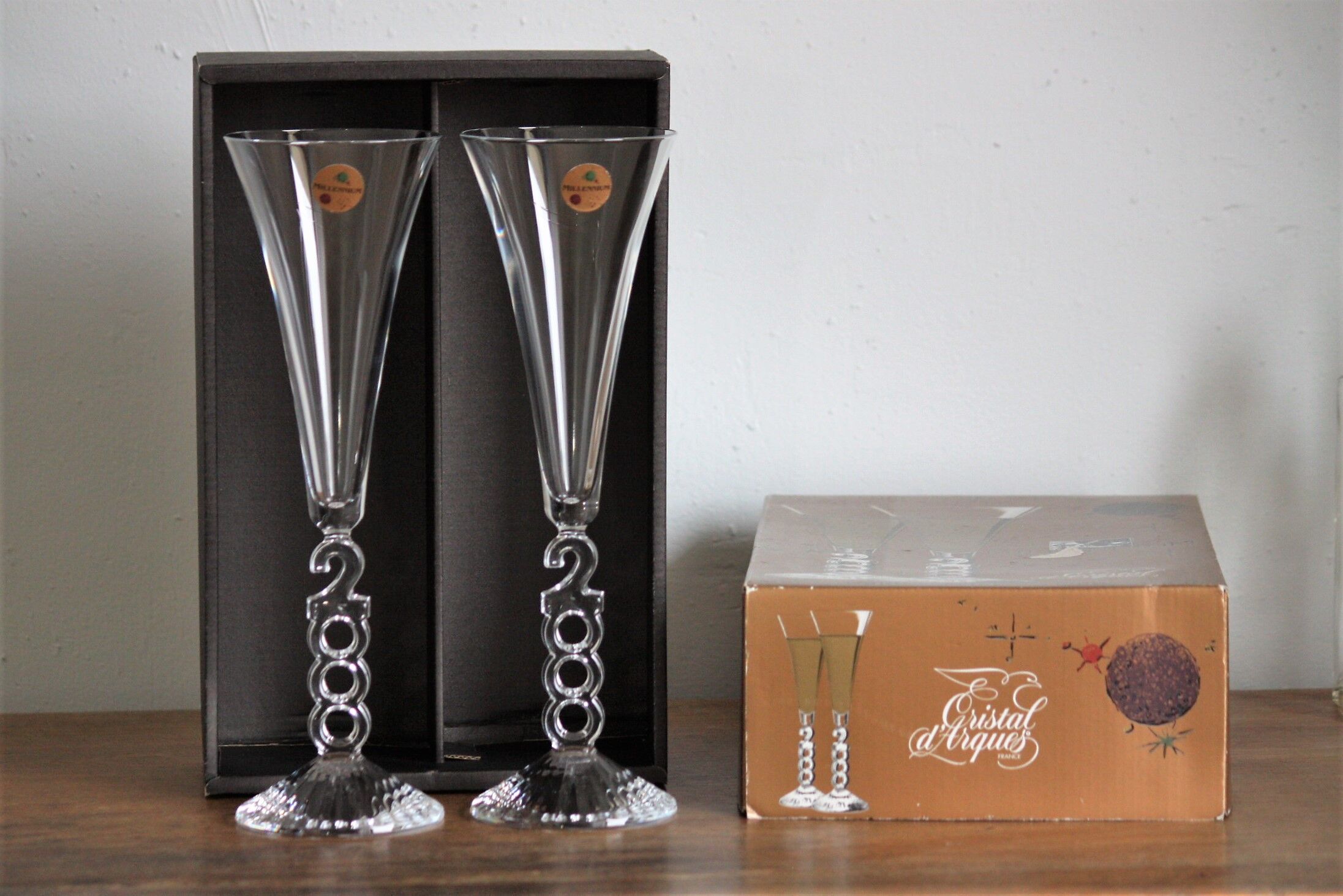 2 vintage champagne flutes in arques crystal