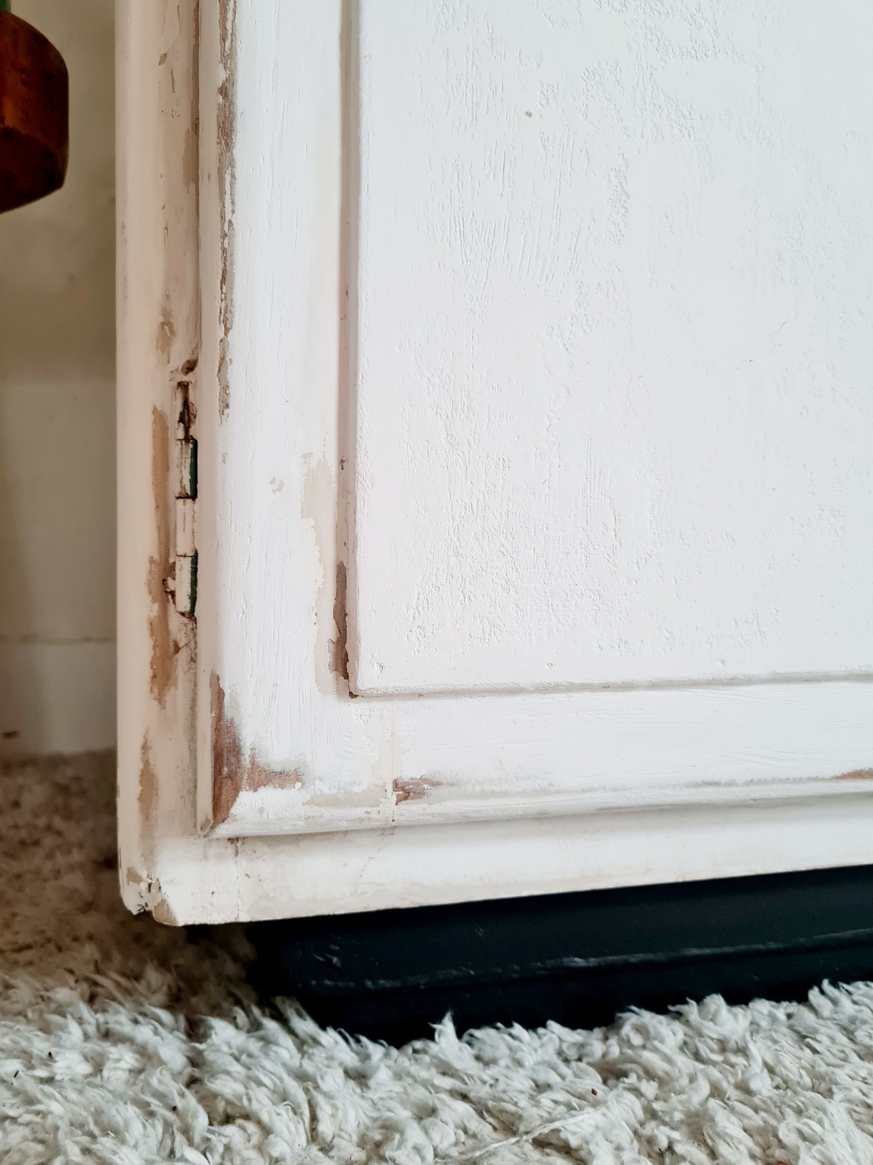 Buffet down Mado renovated tropical paper