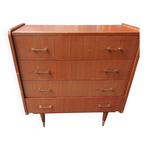 Commode aux pieds fuseaux