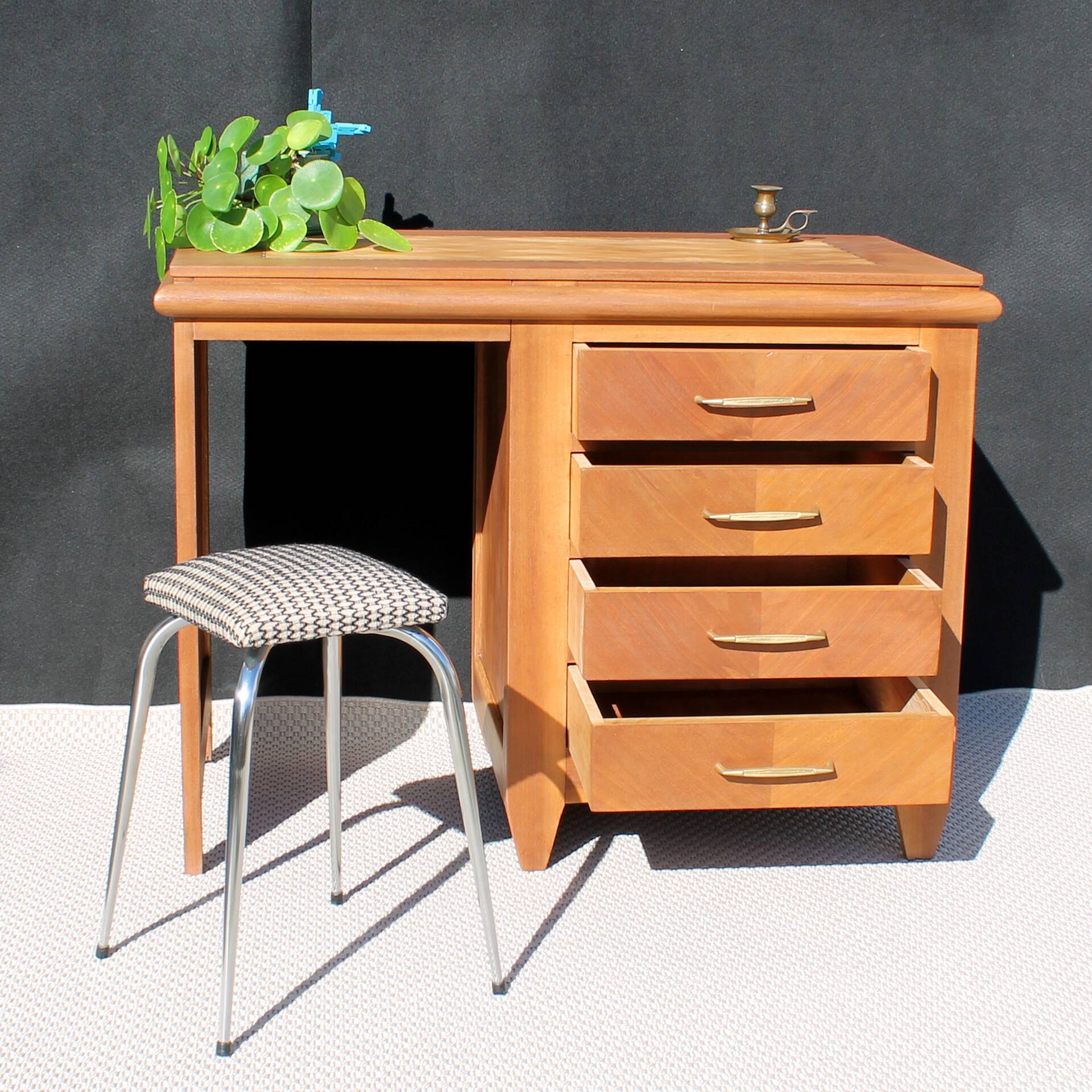 Small vintage desk in sapelli wood.
