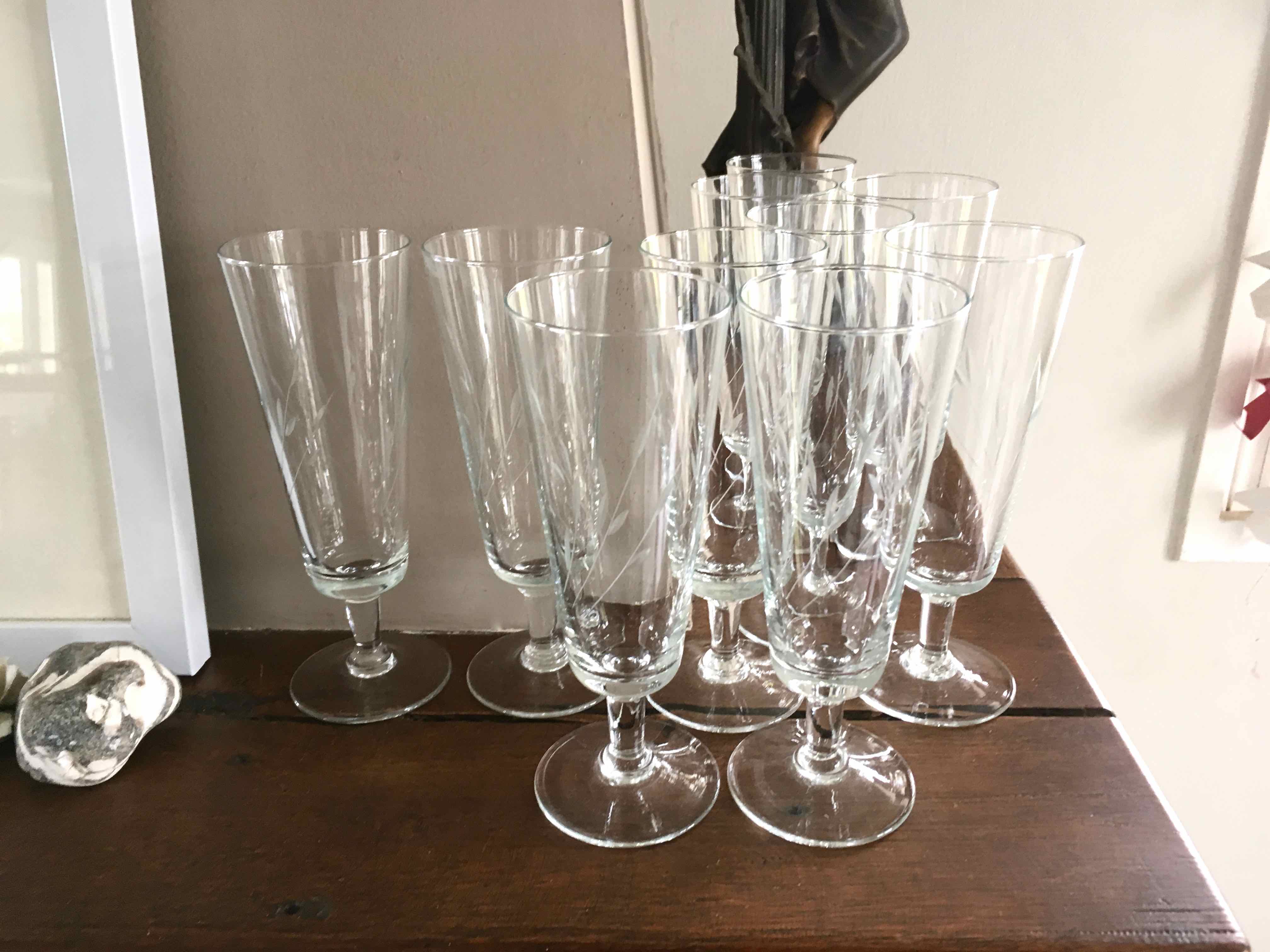 Set of 10 chiseled crystal champagne flutes