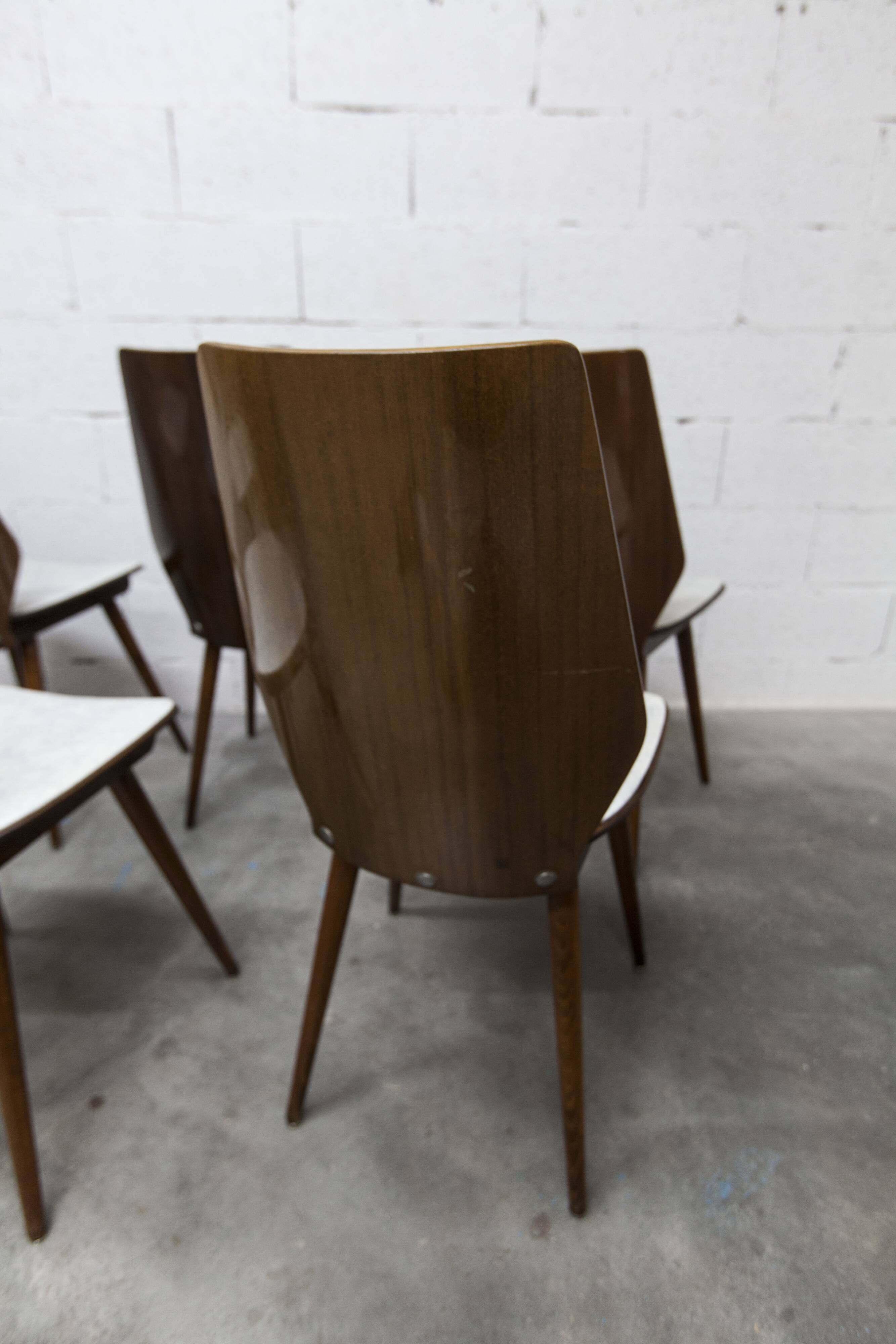 Lot de 6 chaises Baumann modèle 840 G2S finition acajou verni, 1963