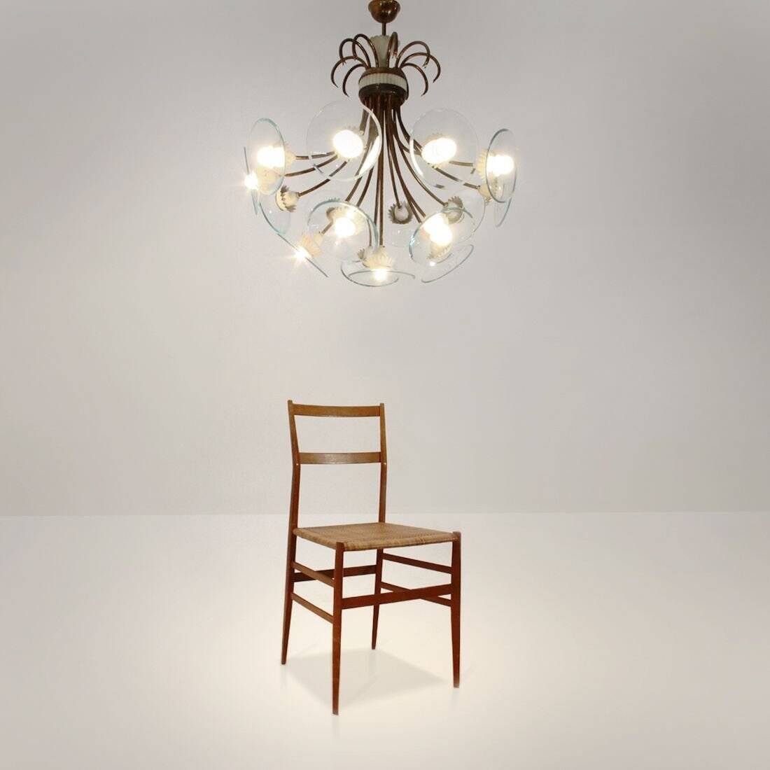Lustre en laiton et verre avec 16 lumières, années 1950