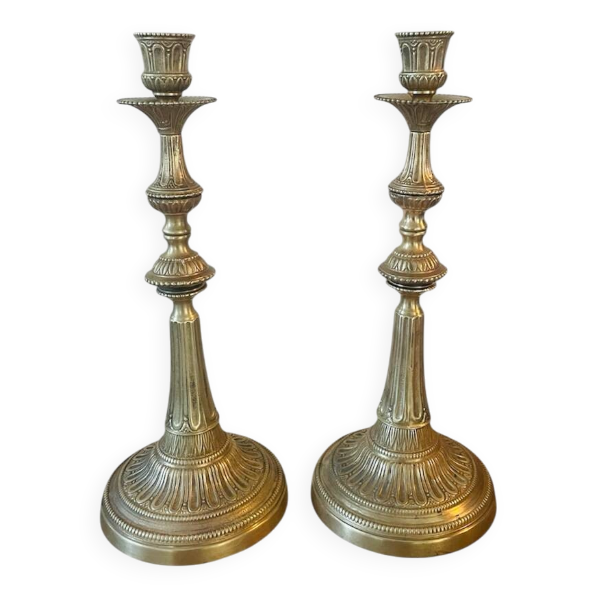 Paire de bougeoirs en laiton