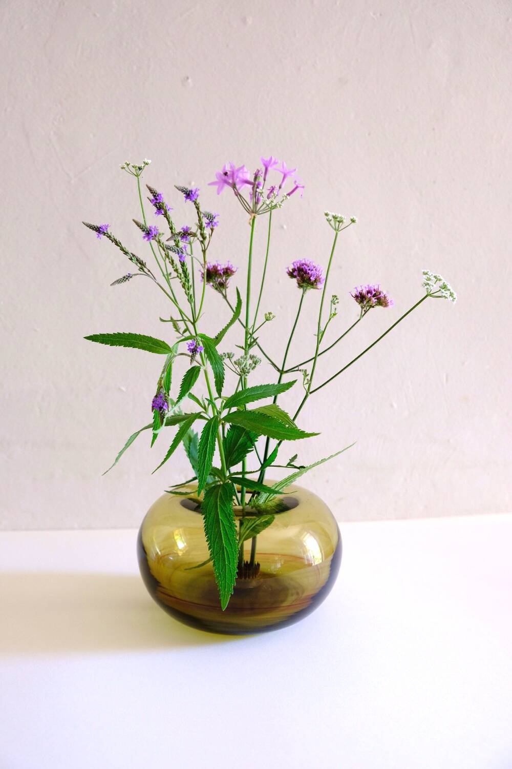 Blown glass ball vase by Claude Morin, Dieulefit France 1979