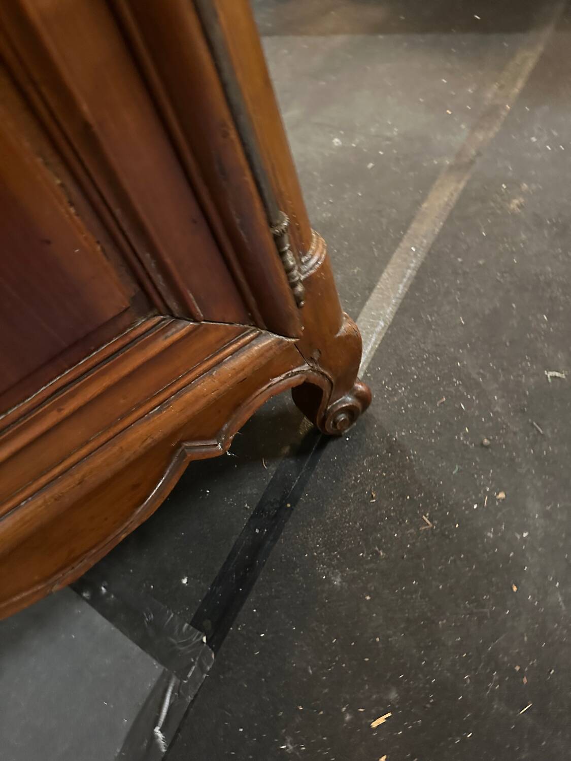 Louis XV glass cabinet