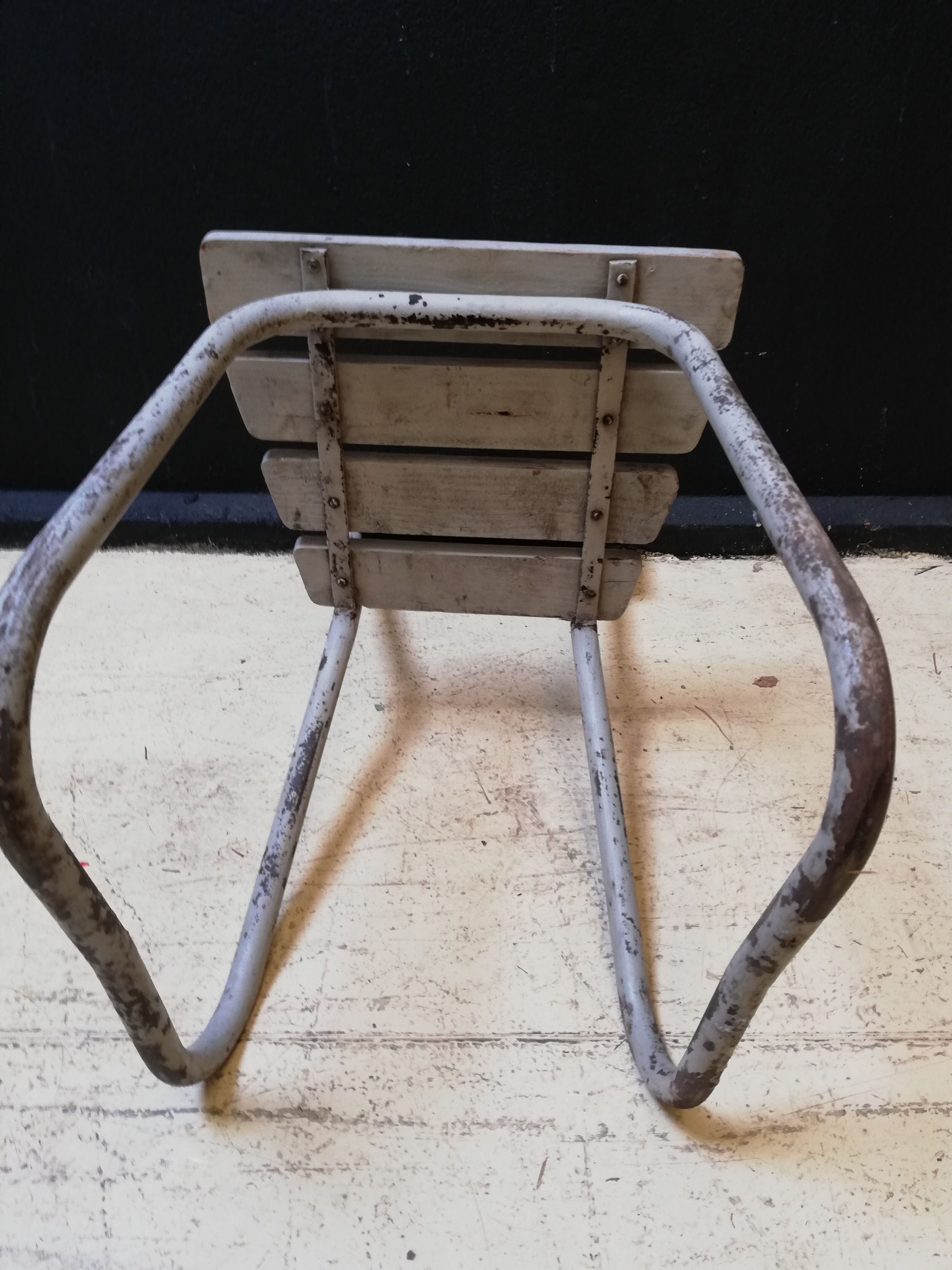 6 vintage garden chairs made of wood and metal