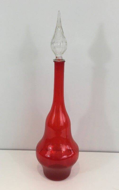 Grande bouteille design en verre rouge