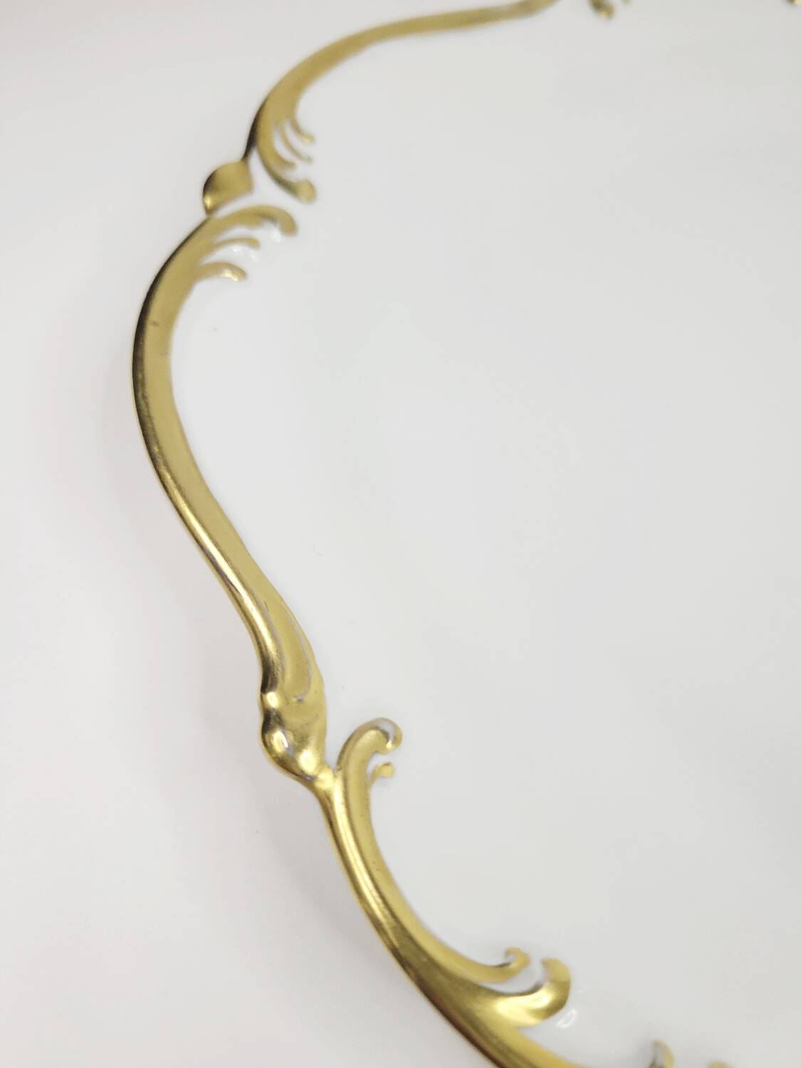 Large oval antique dish in gilded porcelain – Tirschenreuth, Bavaria –