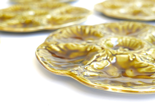 Seashell or oyster plates, Gien earthenware, 1950s