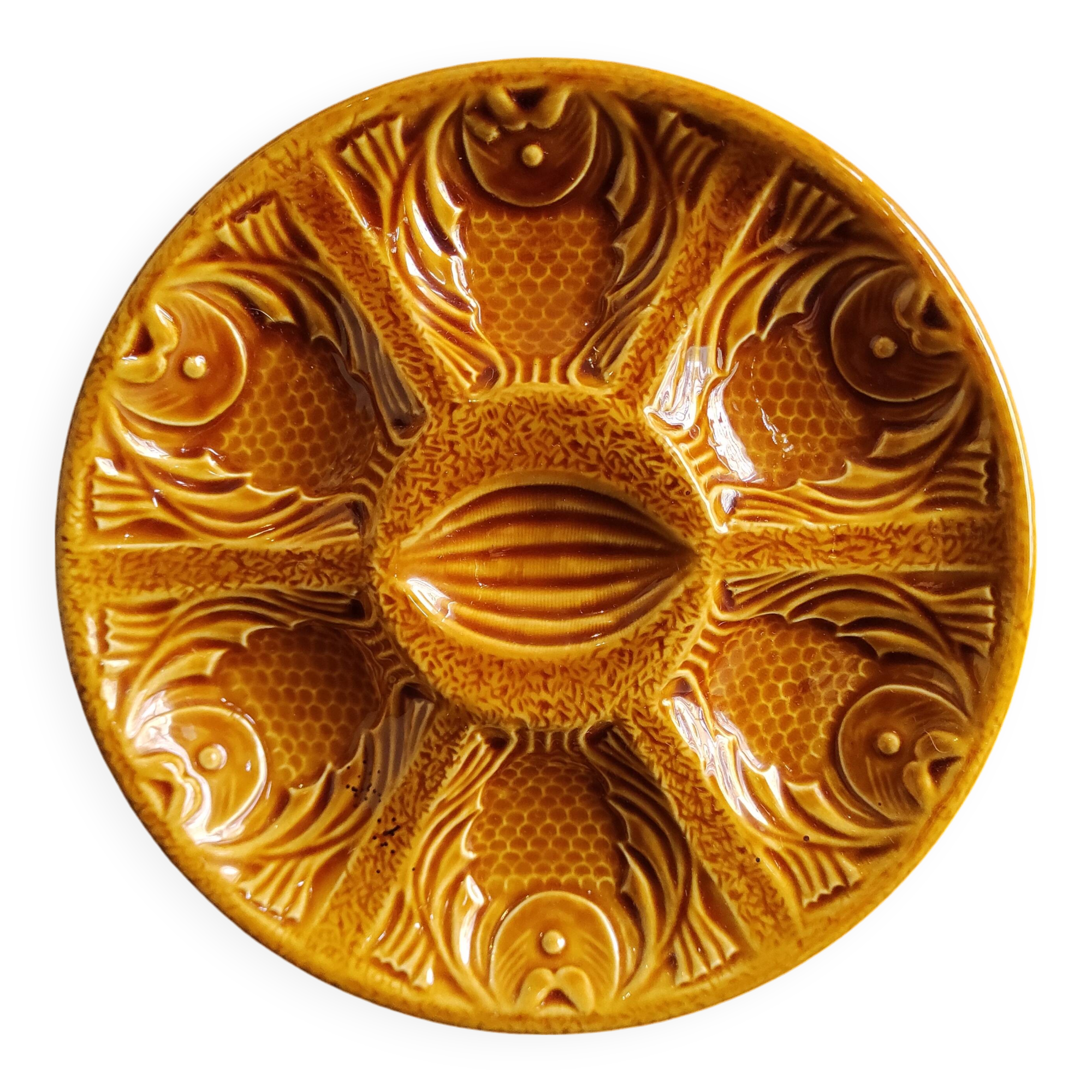 Vintage French amber oyster plate in Majolica decorated with fishes