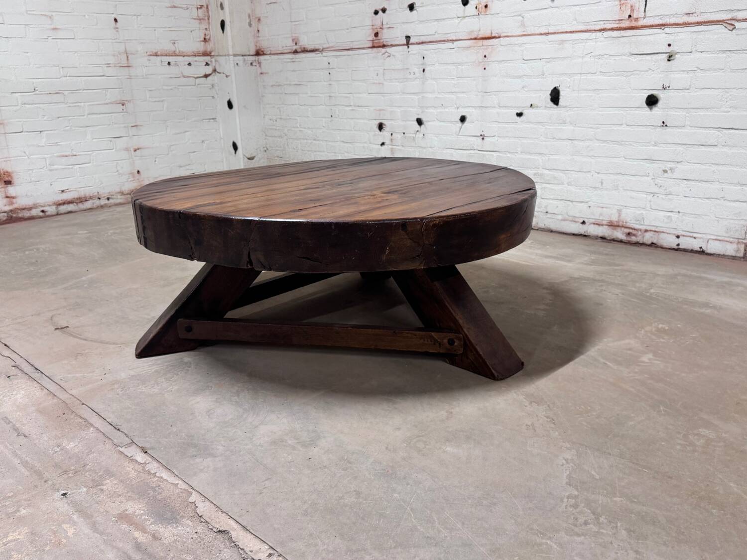 Vintage round oak coffee table, brutalist wabi-sabi, 1950s.