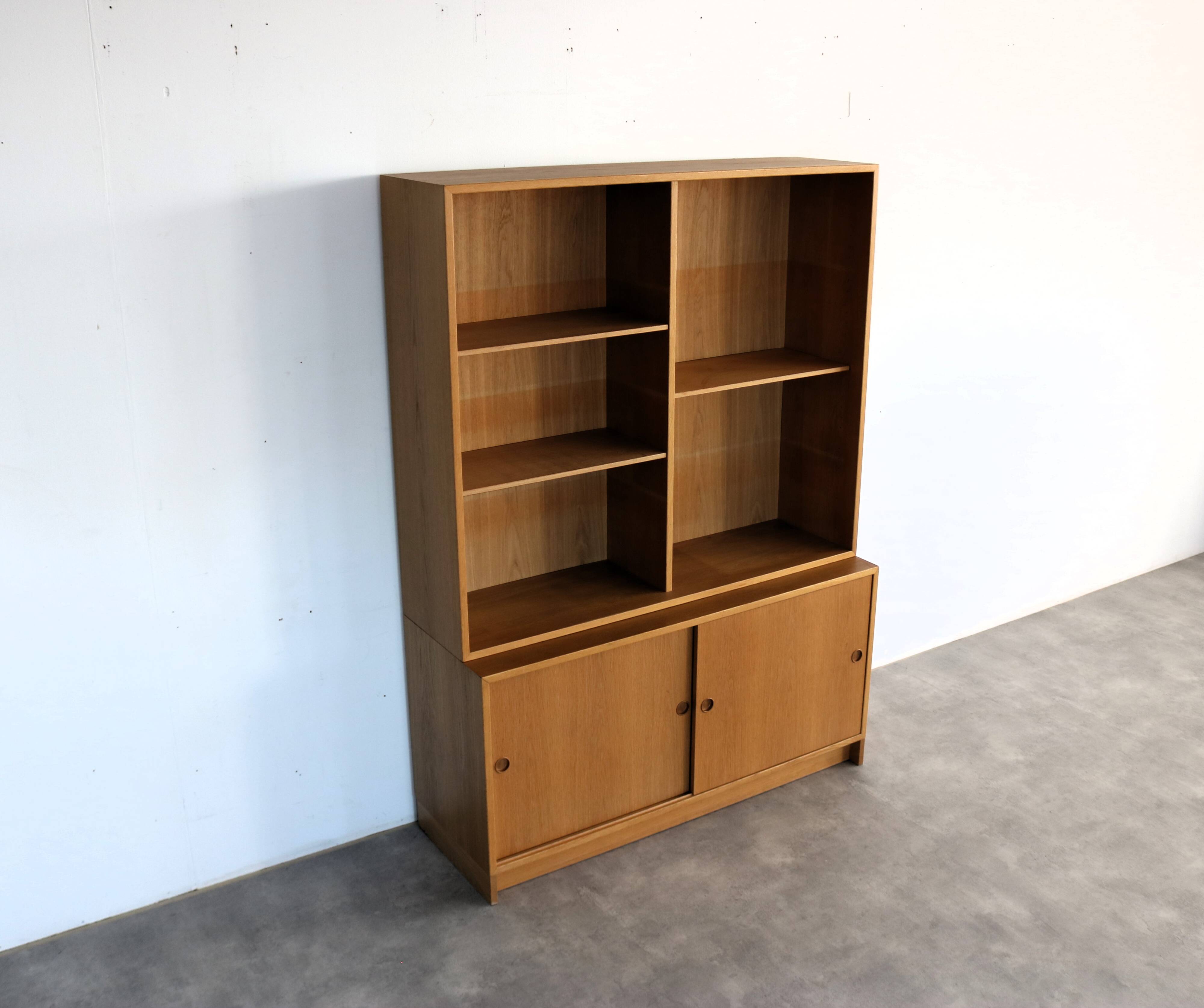 vintage bookcase | wall cupboard | 60s | Borge Mogensen