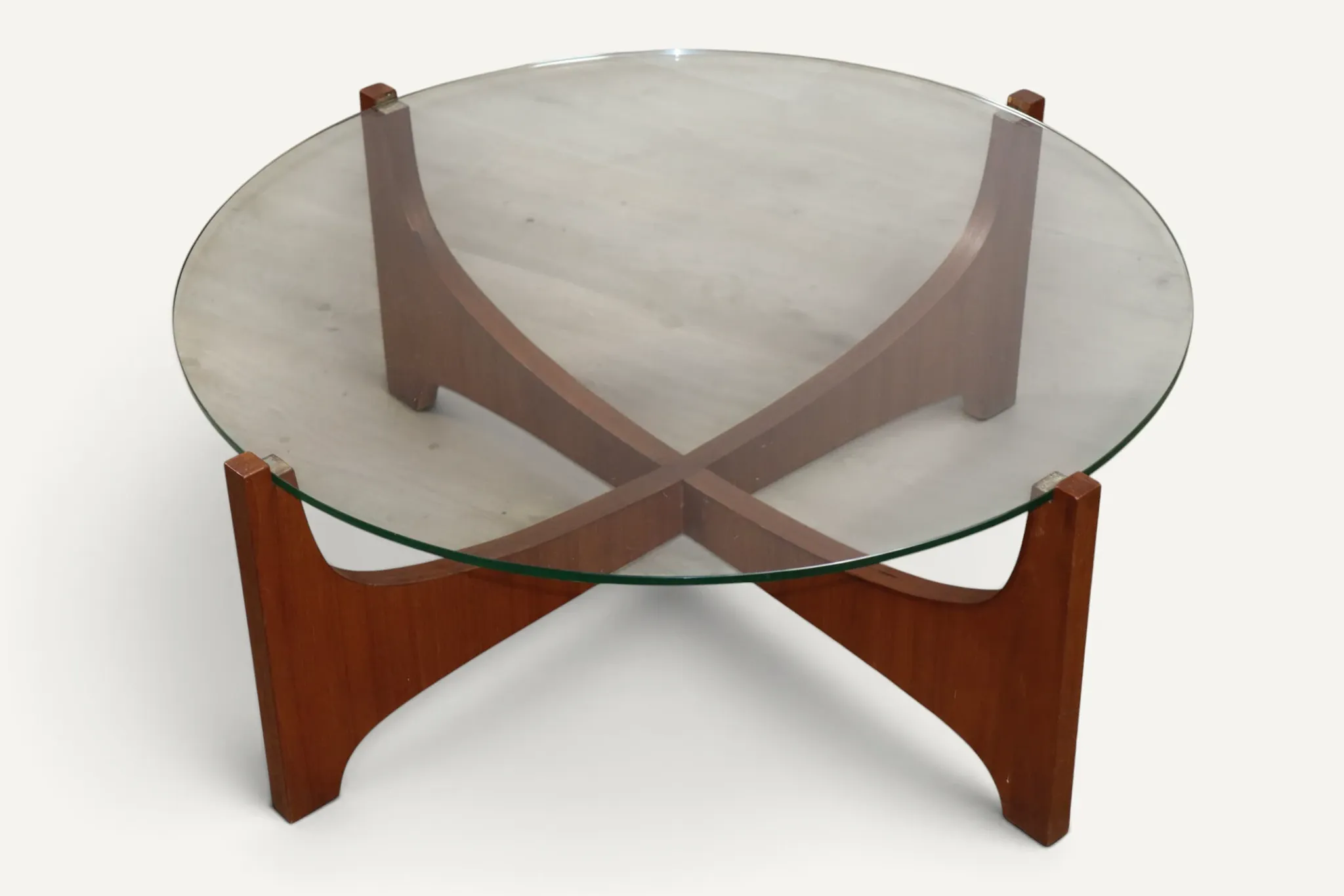 Round coffee table in teak and glass, after Hugues Poignant – 1960s