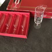 Ensemble de 24 verres en cristal d'Arques gravés modèle Matignon