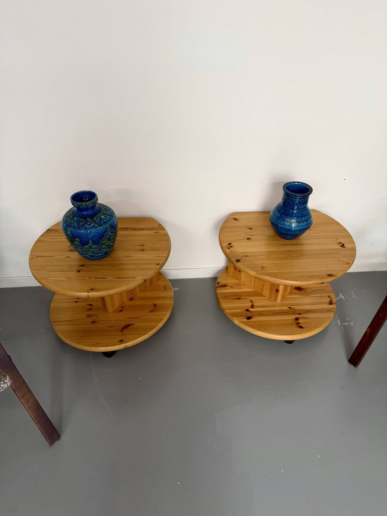 Table d’appoint bout de canapé X2 pin massif design années 70
