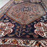 Handmade vintage Persian Shiraz rug 149cm x 208cm, 1940s