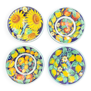 Lot de 4 assiettes décoratives - main