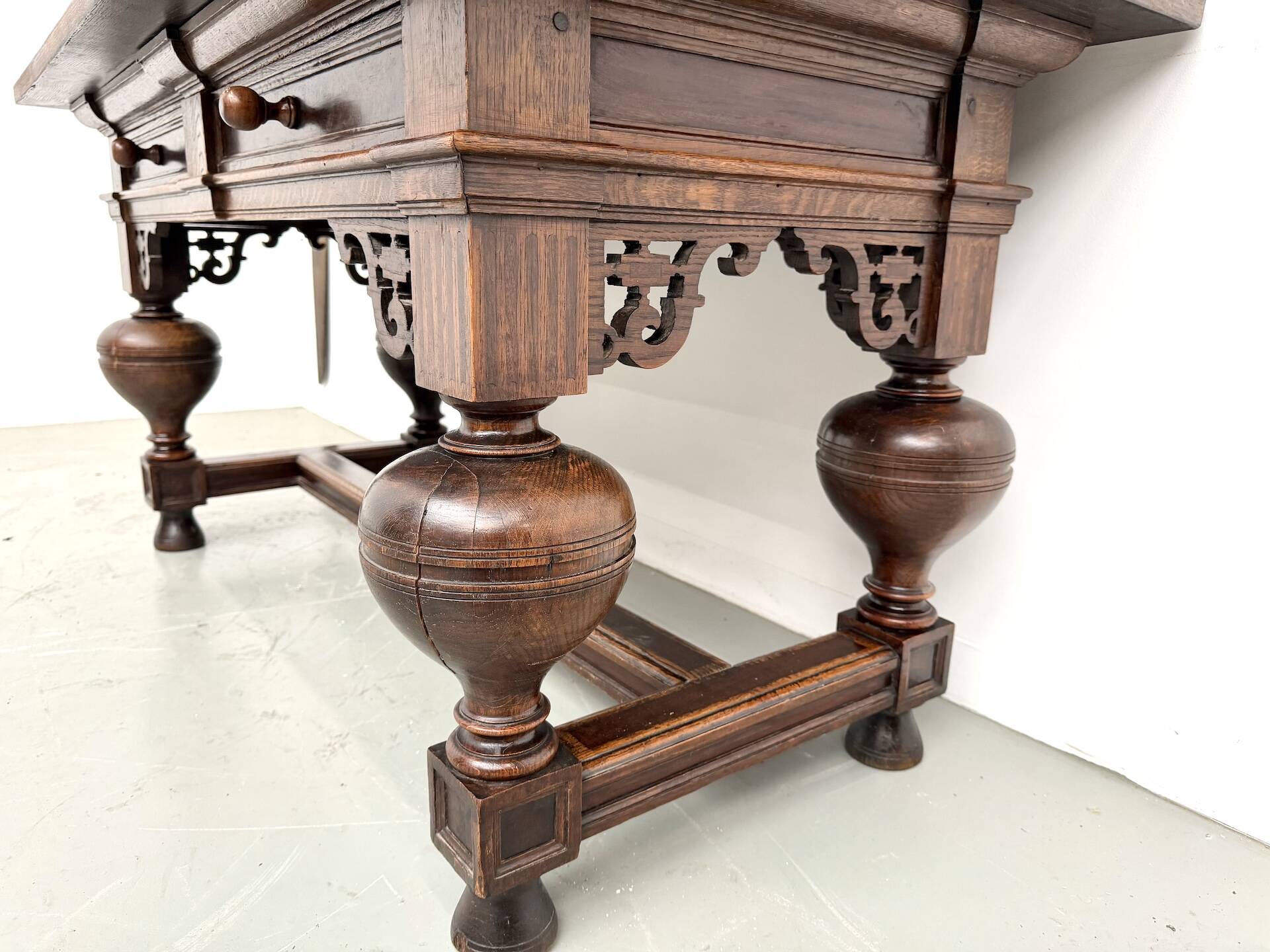 Neo-Renaissance desk in solid oak, circa 1900