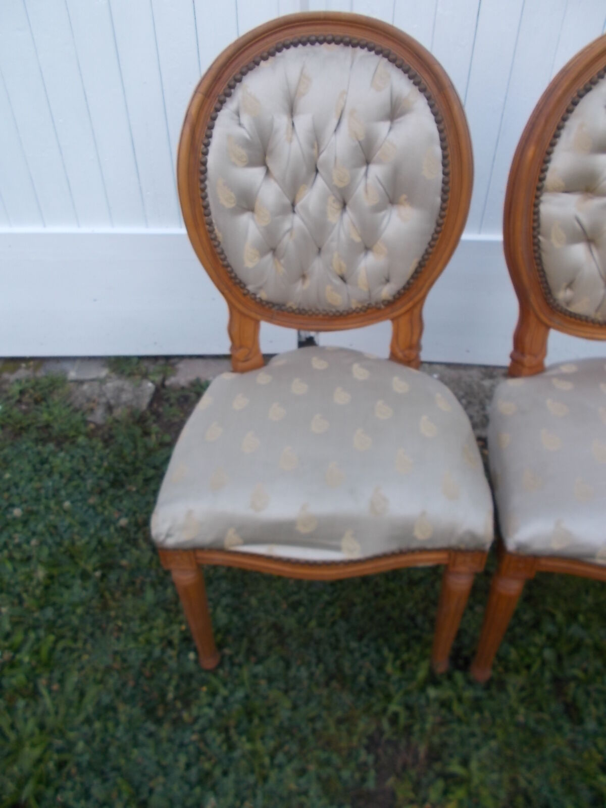 Paire chaises médaillon
