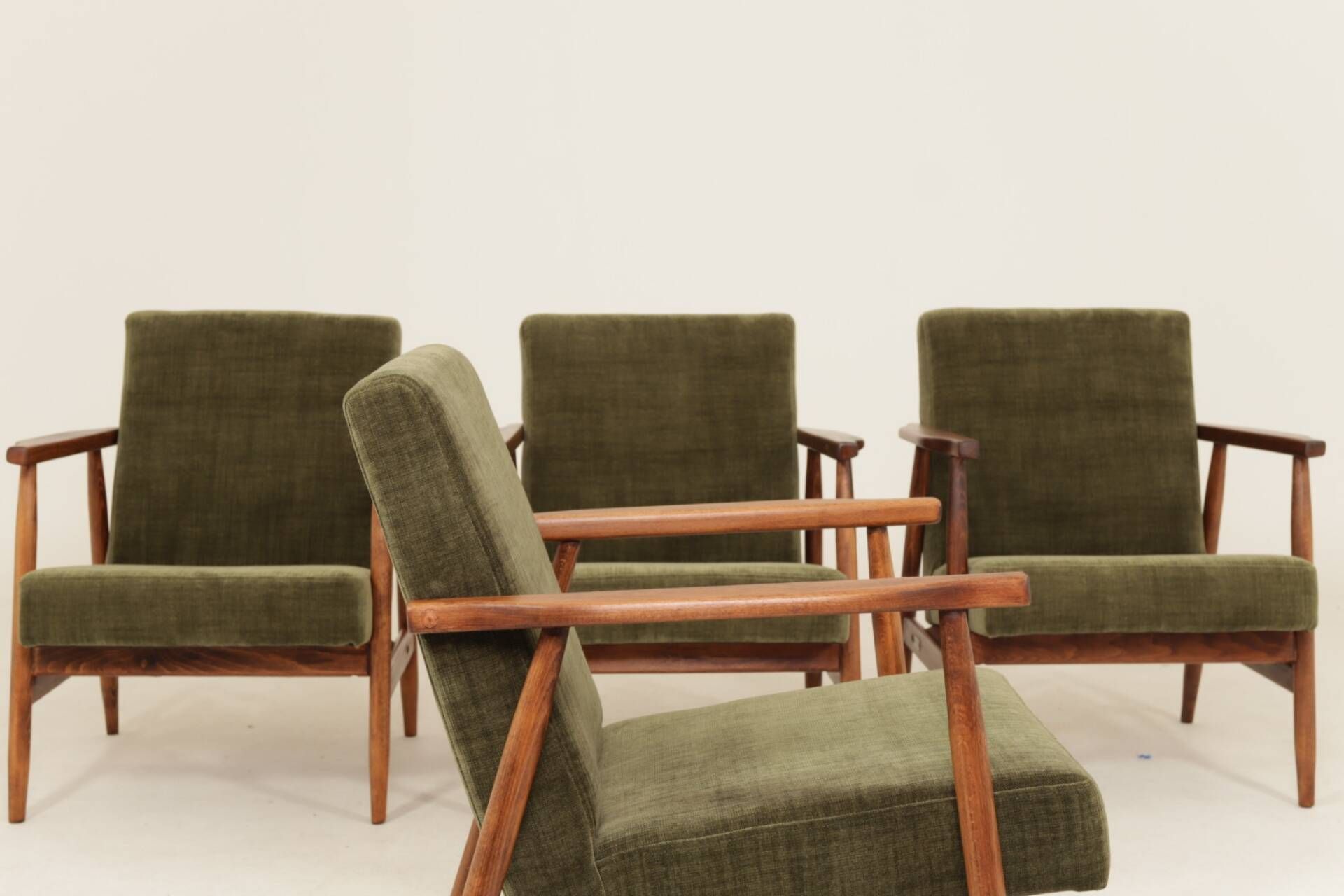 Ensemble de 4 Fauteuils Mid-Century Modern – Velours olive vert 
