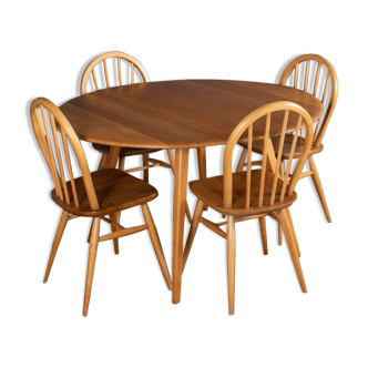 Table blonde Ercol 384 Windsor Drop Leaf et quatre chaises de cuisine 4 modèles 400
